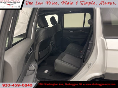 2027 Jeep Grand Cherokee GRAND CHEROKEE LAREDO X 4X4