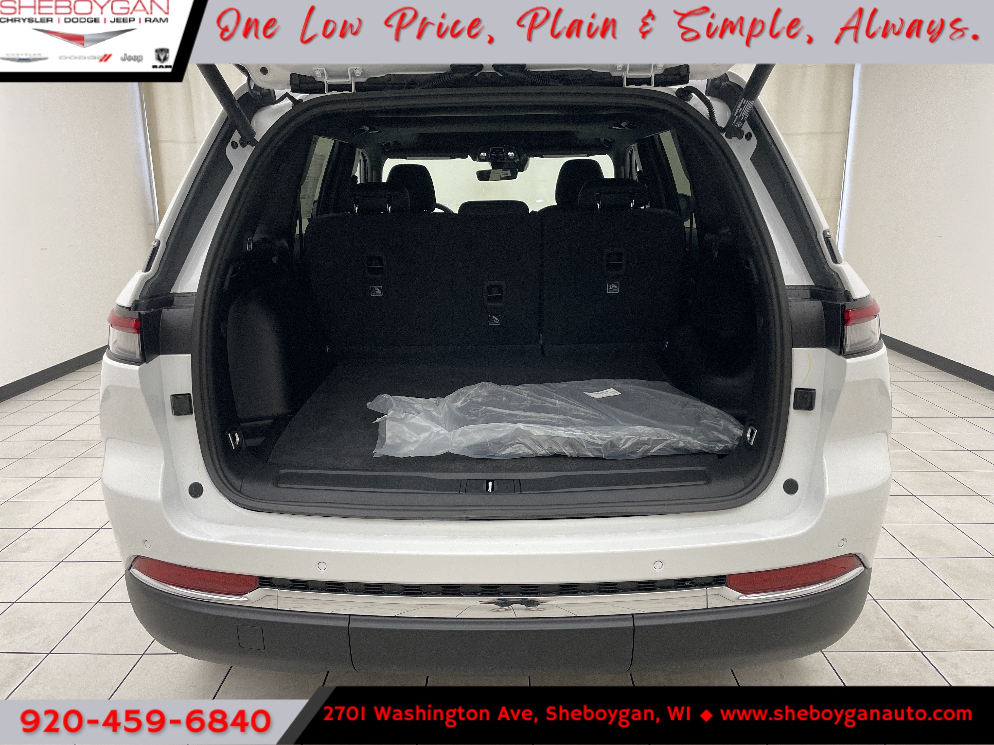 2027 Jeep Grand Cherokee GRAND CHEROKEE LAREDO X 4X4