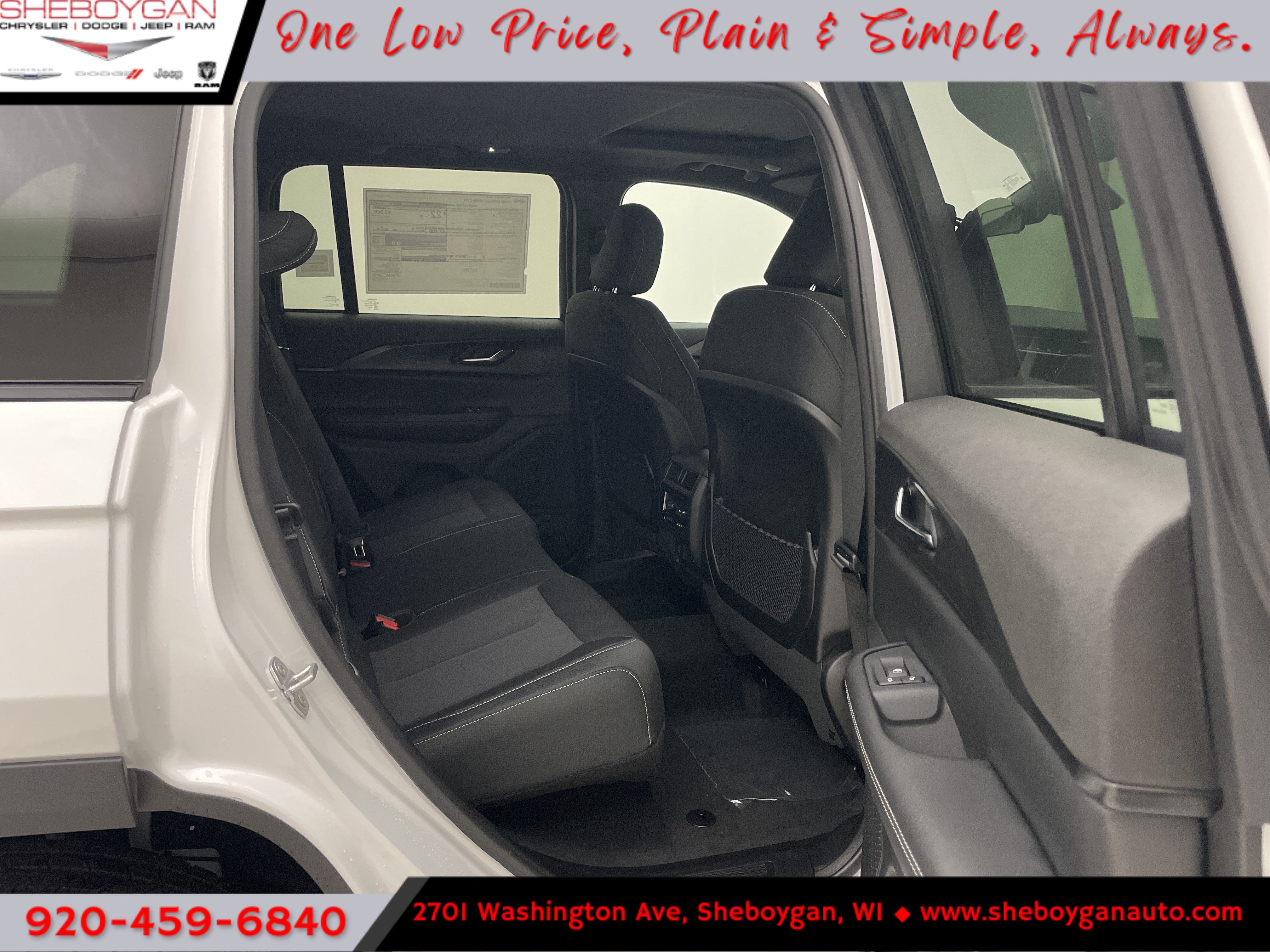 2027 Jeep Grand Cherokee GRAND CHEROKEE LAREDO X 4X4