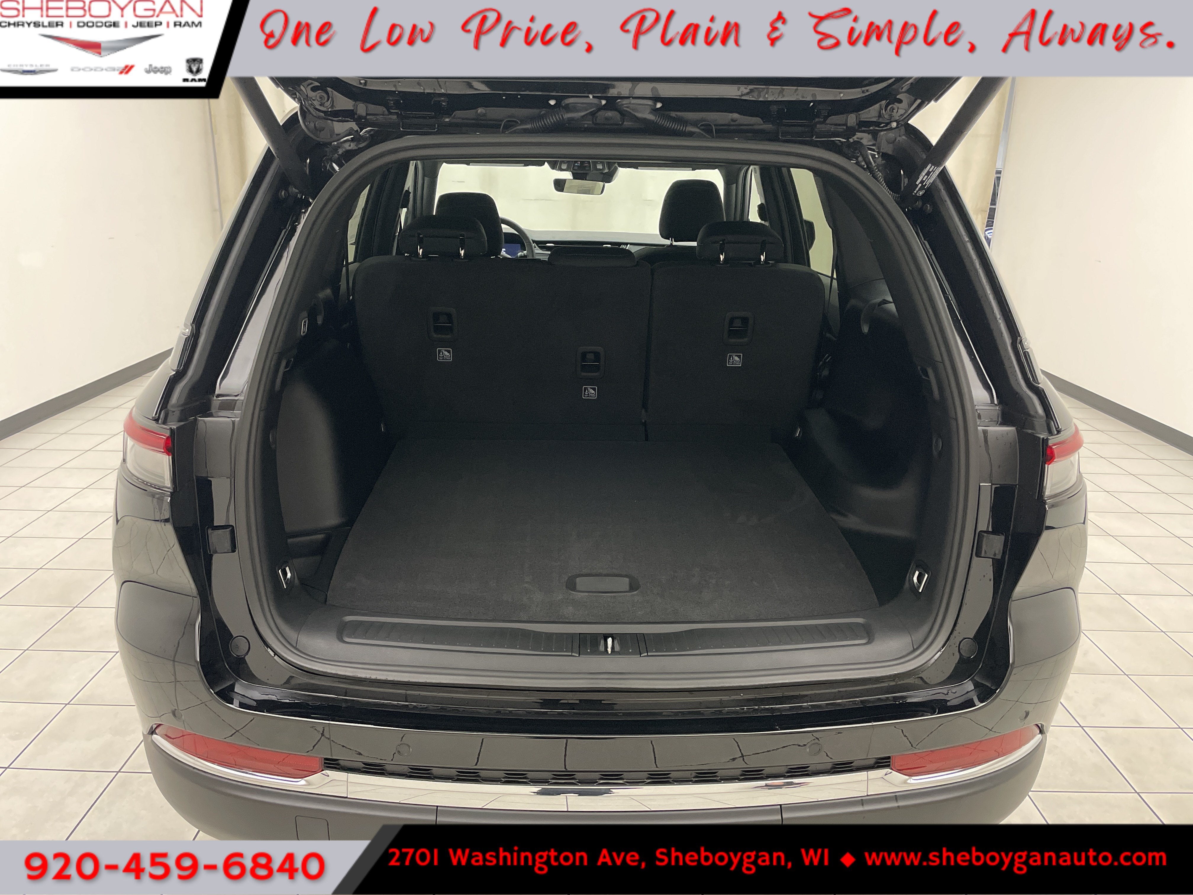 2027 Jeep Grand Cherokee GRAND CHEROKEE LAREDO X 4X4