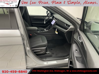 2027 Jeep Grand Cherokee GRAND CHEROKEE LAREDO X 4X4