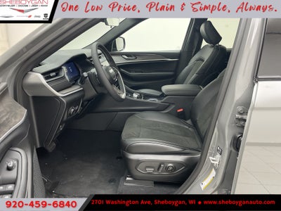 2027 Jeep Grand Cherokee GRAND CHEROKEE LAREDO ALTITUDE 4X4