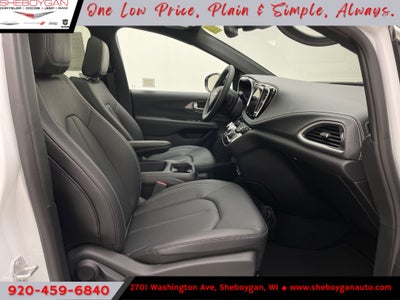 2025 Chrysler Pacifica PACIFICA SELECT AWD