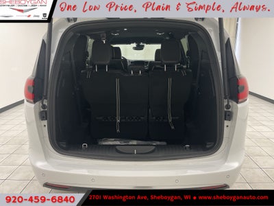 2027 Chrysler Pacifica PACIFICA SELECT AWD