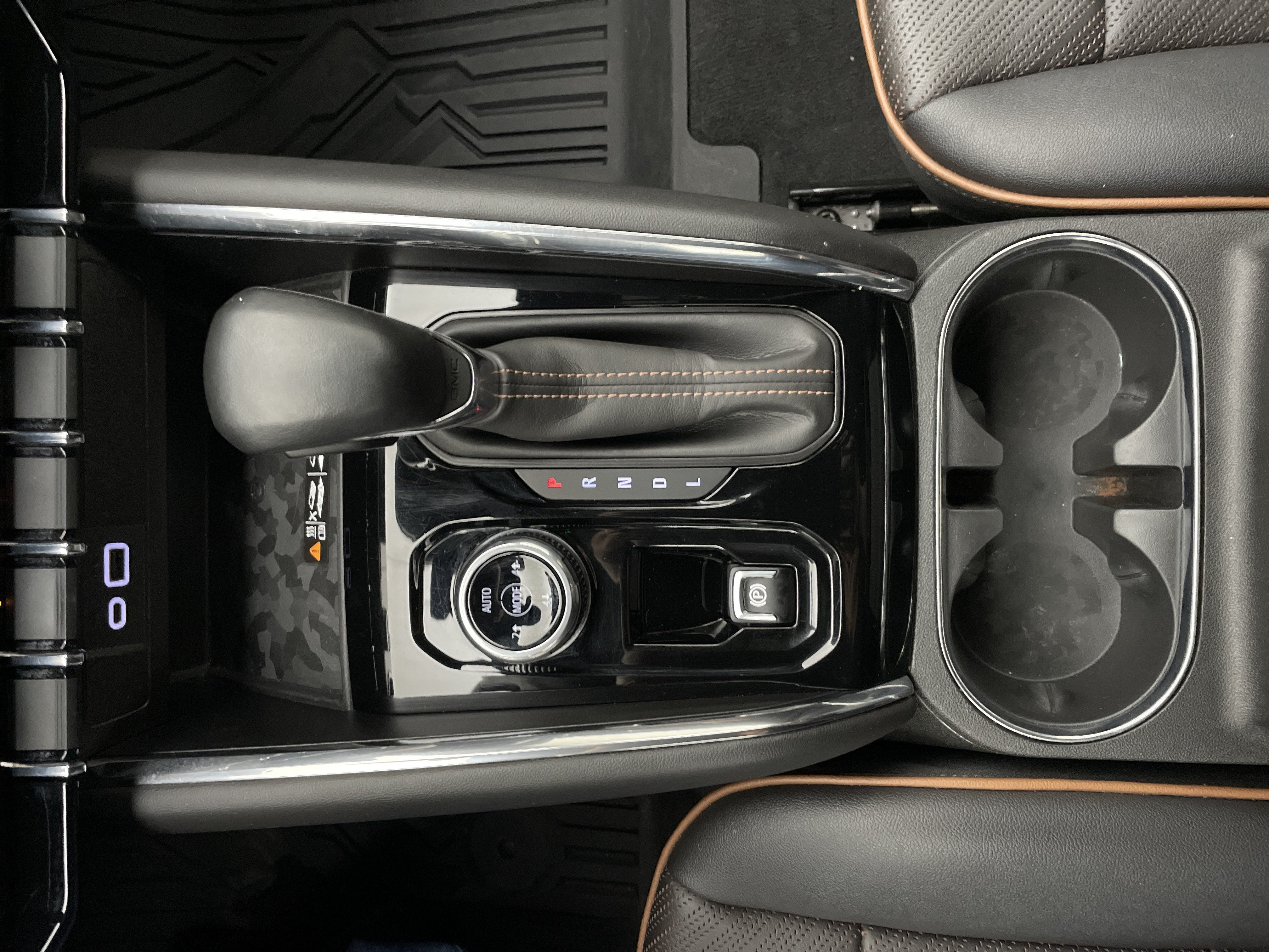 2023 GMC Canyon 4WD AT4