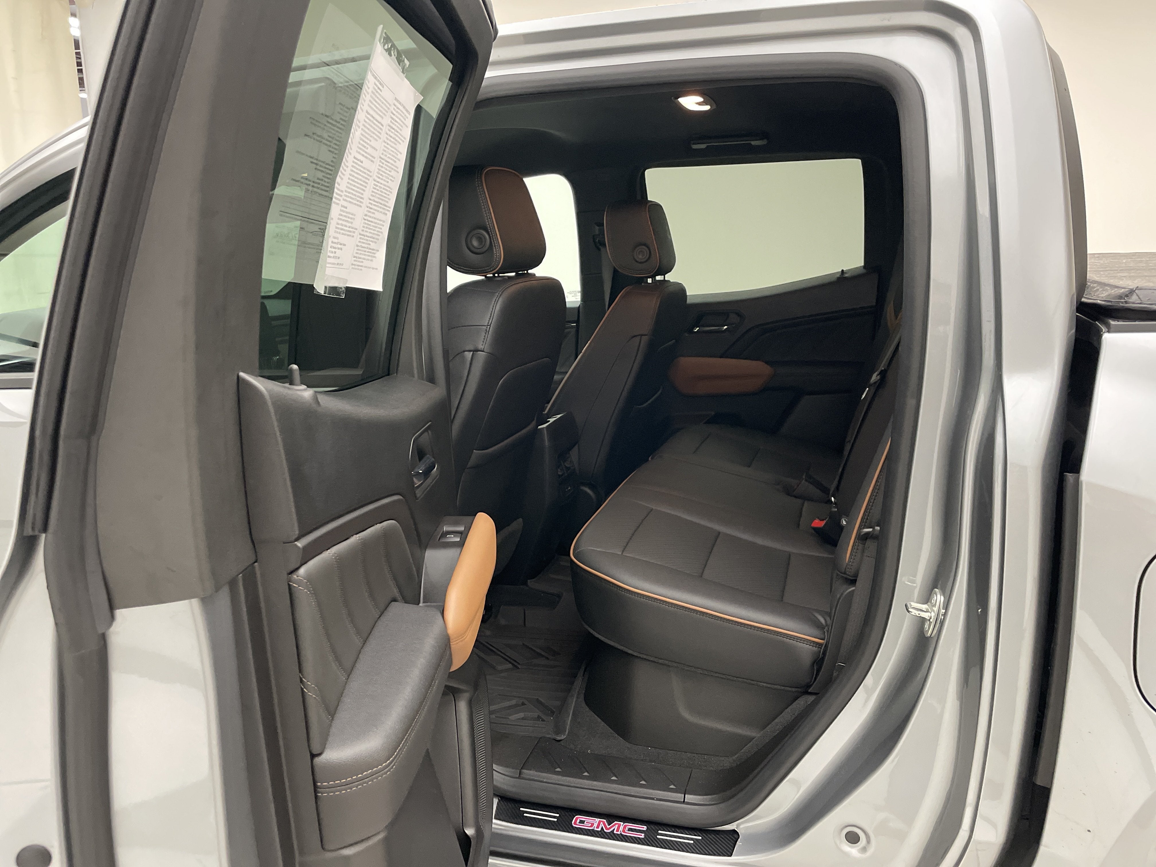 2023 GMC Canyon 4WD AT4