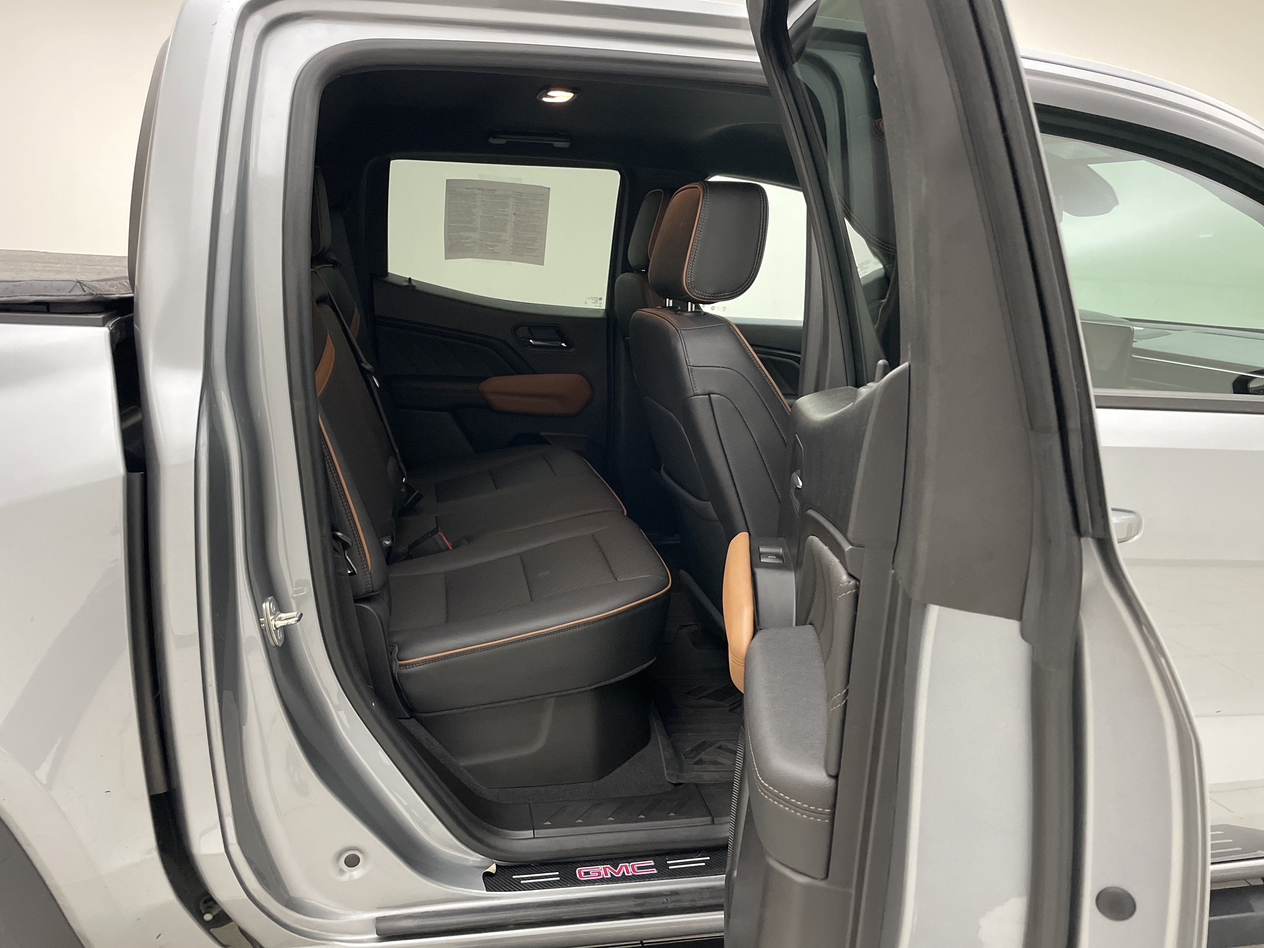2023 GMC Canyon 4WD AT4