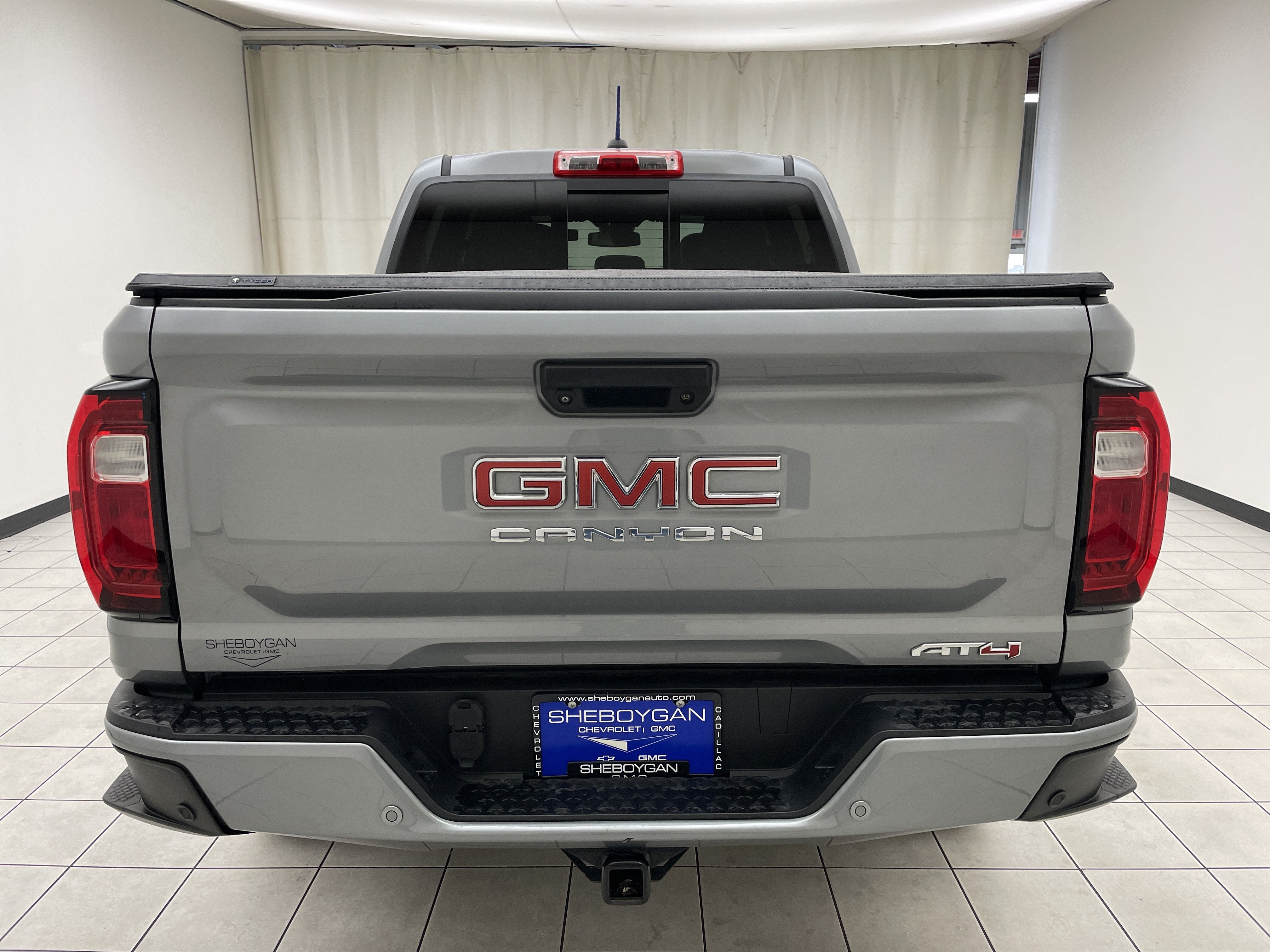 2023 GMC Canyon 4WD AT4