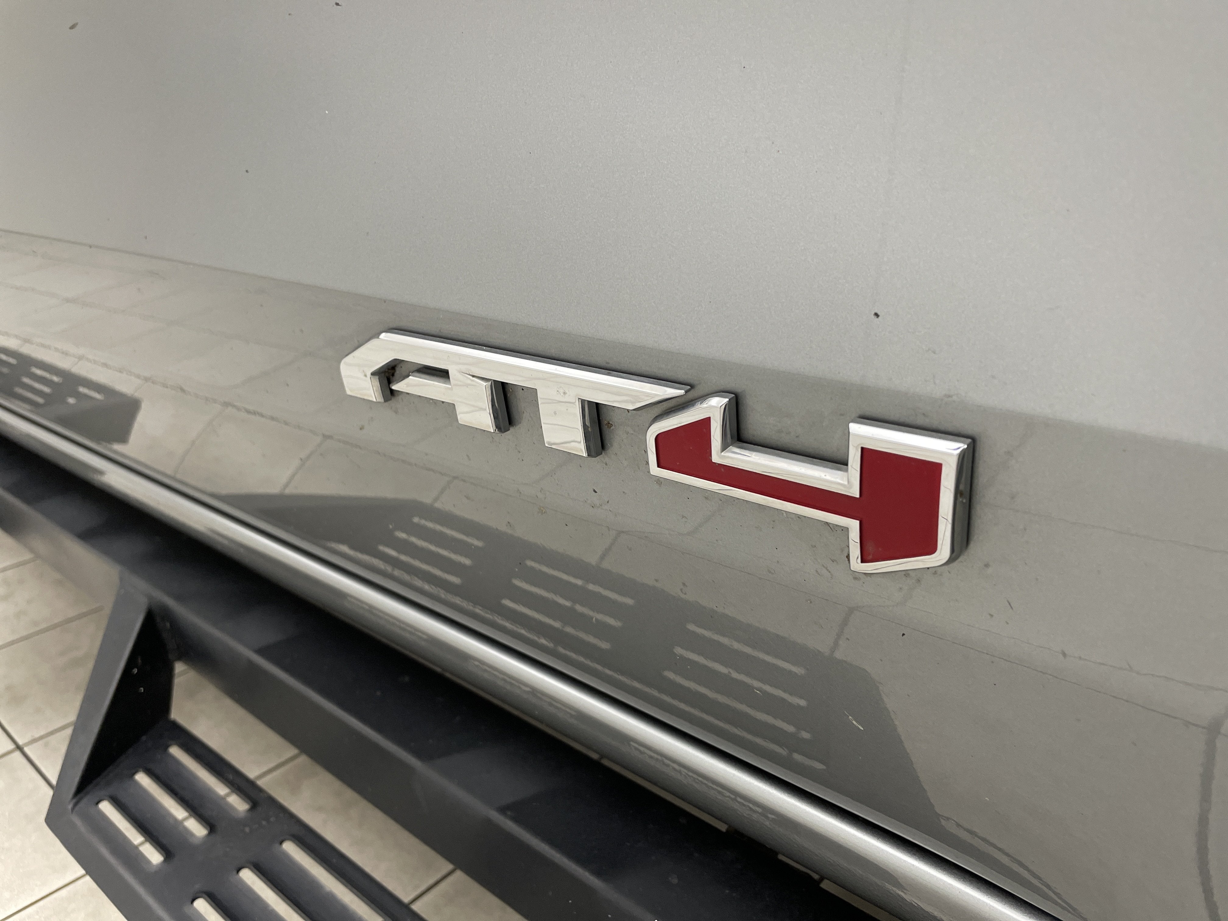 2023 GMC Canyon 4WD AT4