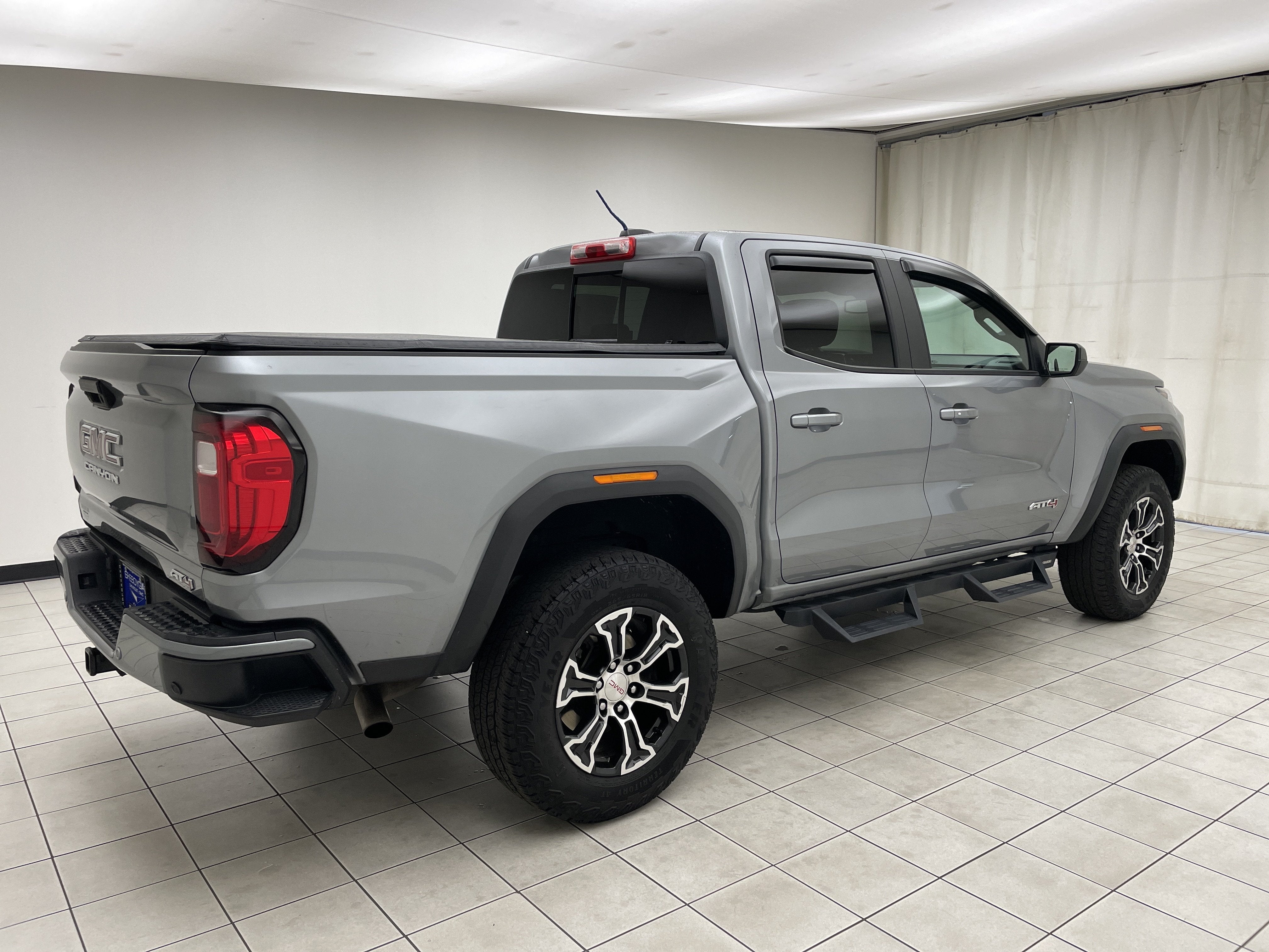 2023 GMC Canyon 4WD AT4
