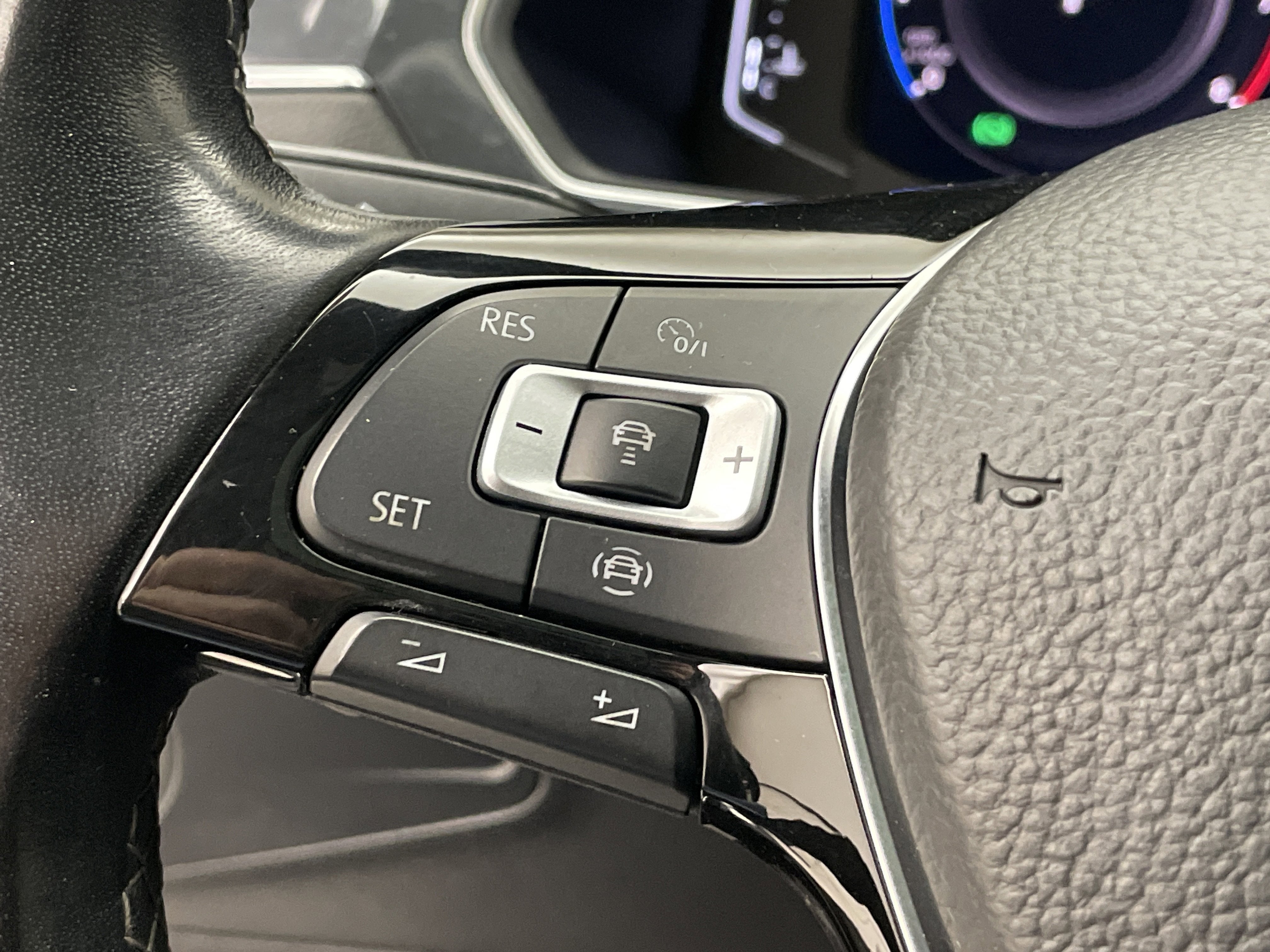 2021 Volkswagen Tiguan 2.0T SEL Premium R-Line