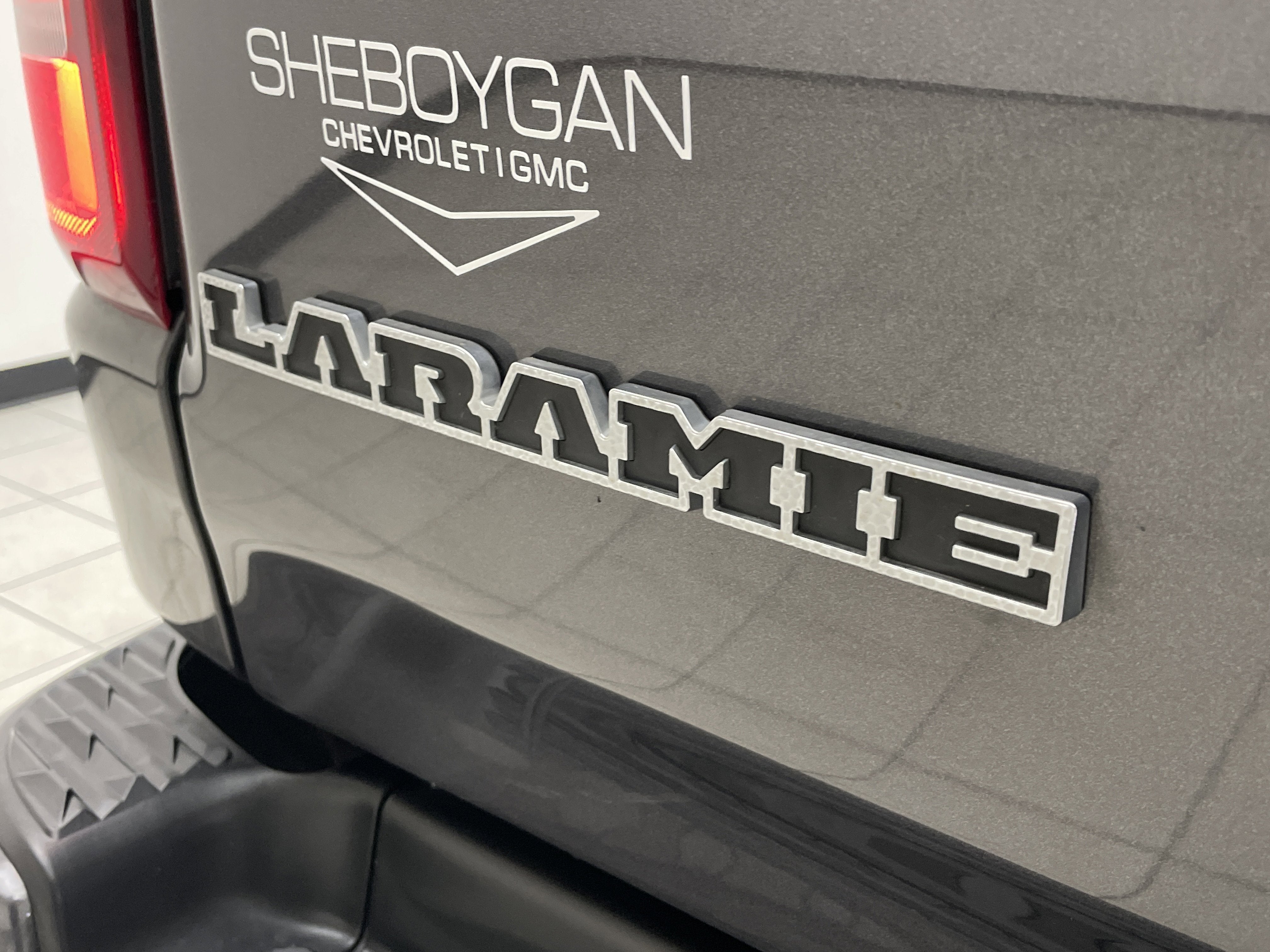 2022 RAM 1500 Laramie Crew Cab 4x4 6'4" Box