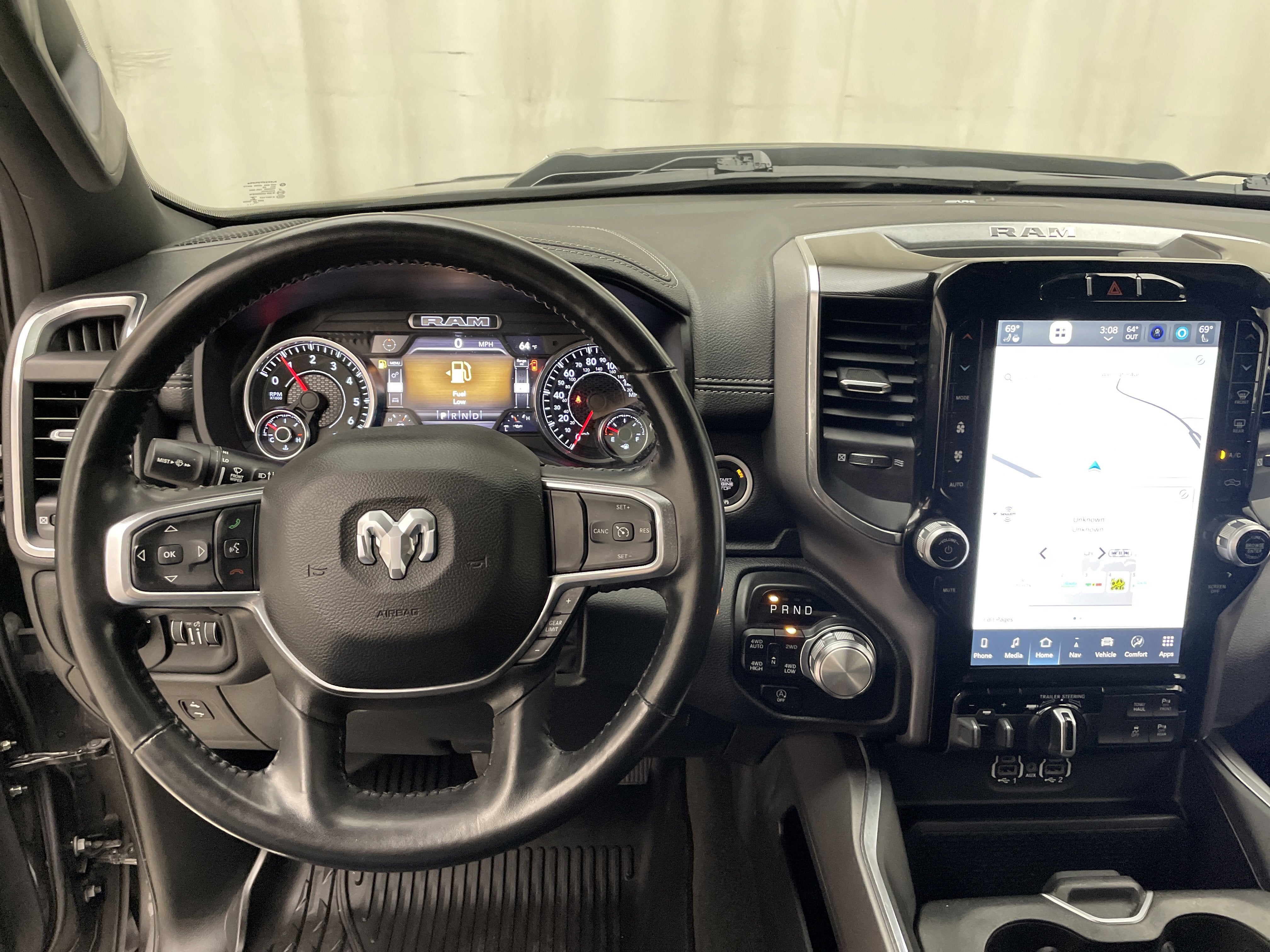 2022 RAM 1500 Laramie Crew Cab 4x4 6'4" Box