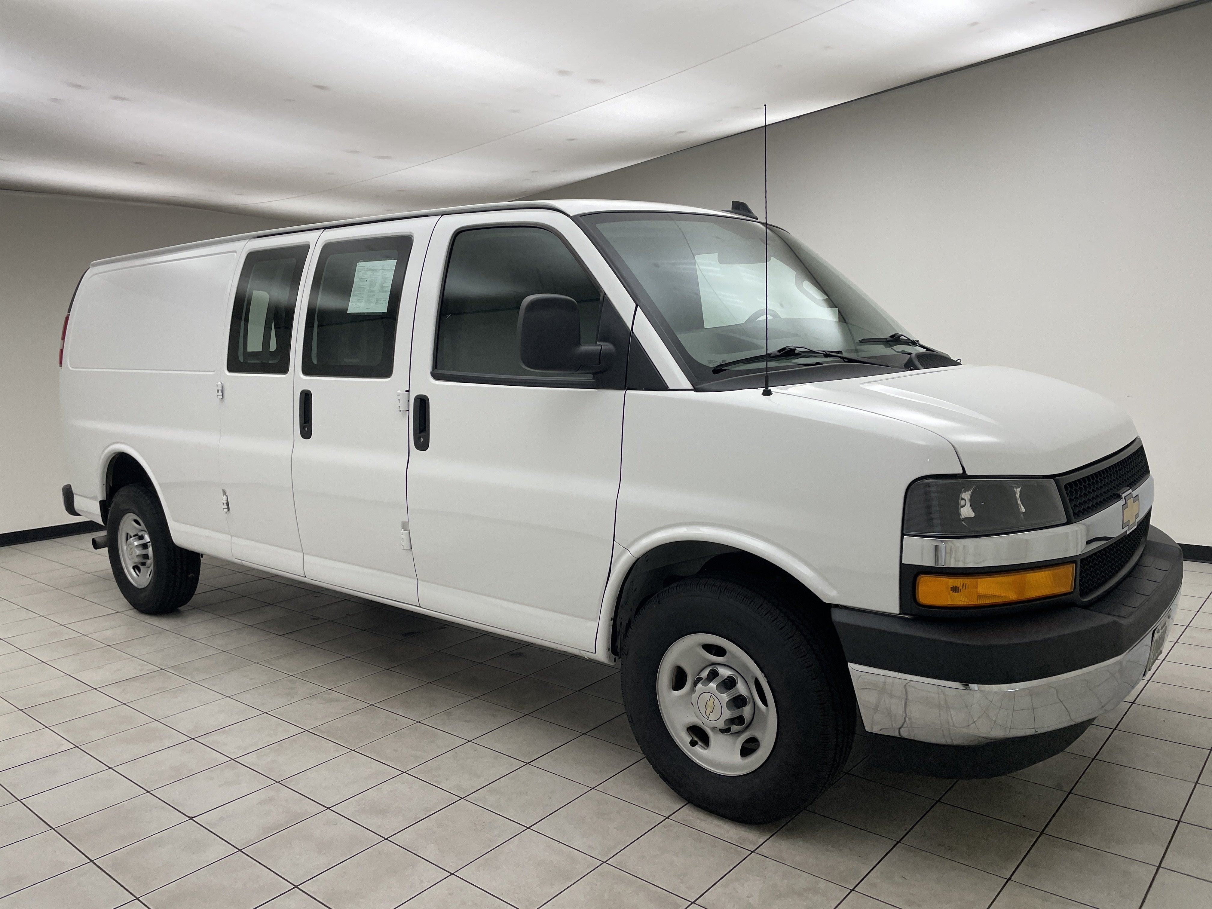 2024 Chevrolet Express Cargo 2500 WT