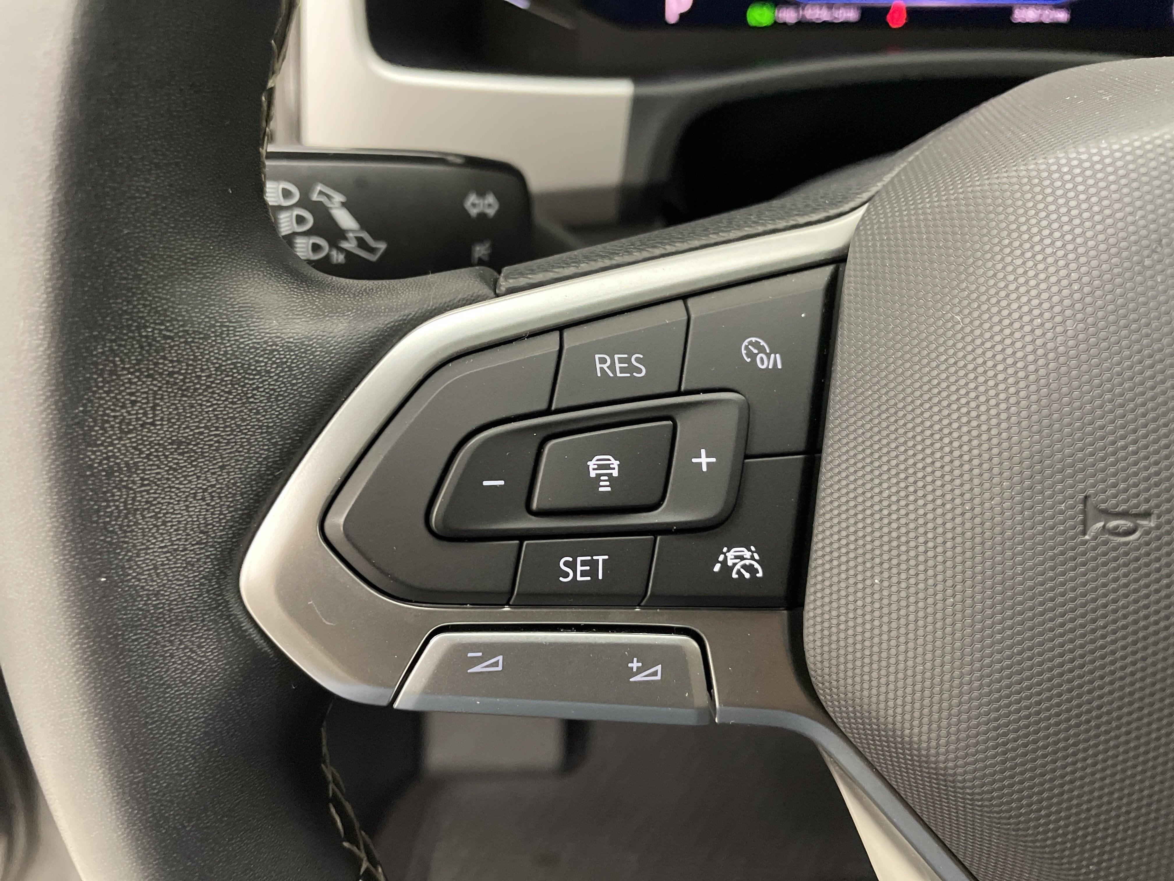 2023 Volkswagen Atlas Cross Sport 3.6L V6 SEL
