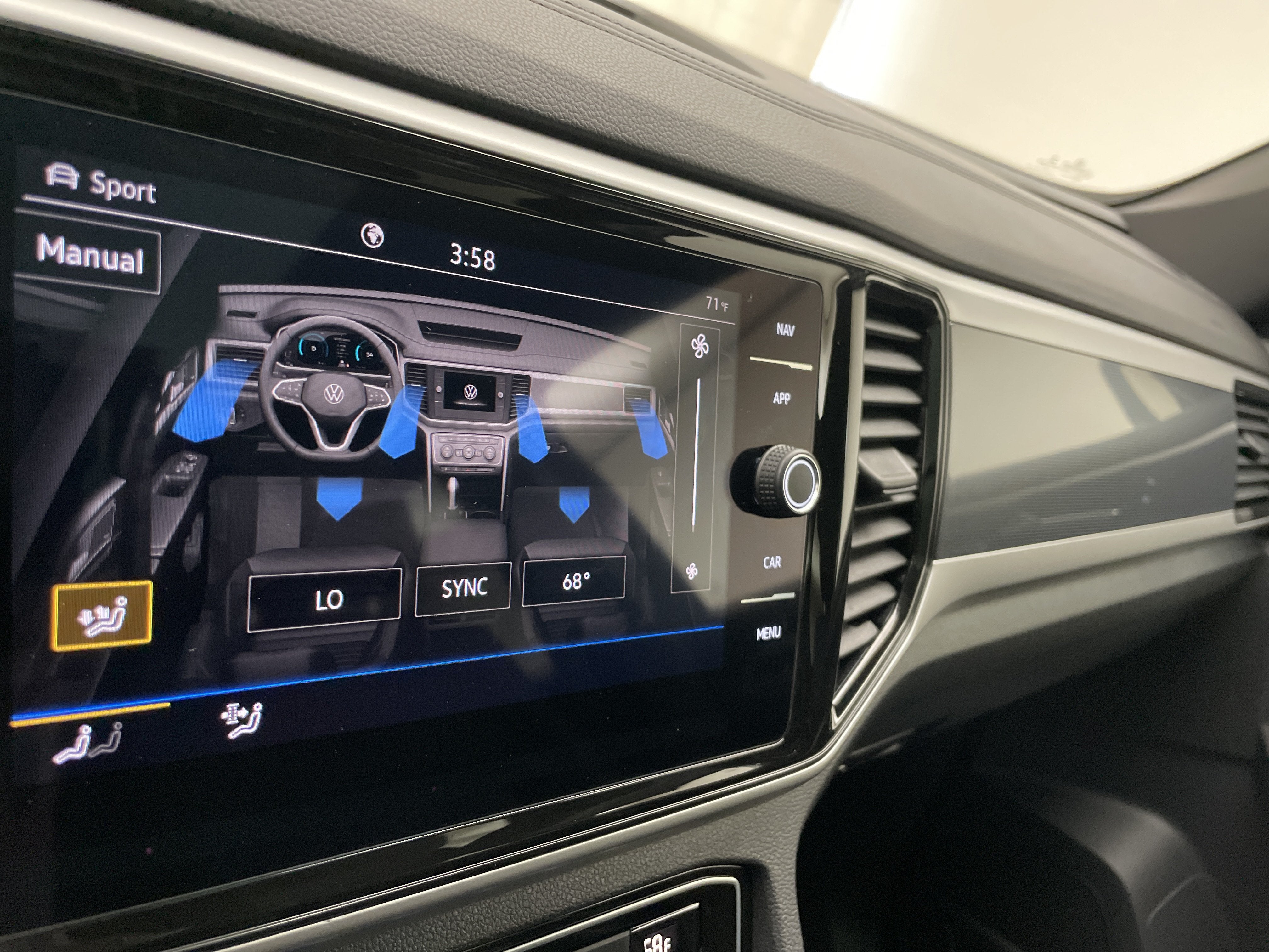 2023 Volkswagen Atlas Cross Sport 3.6L V6 SEL