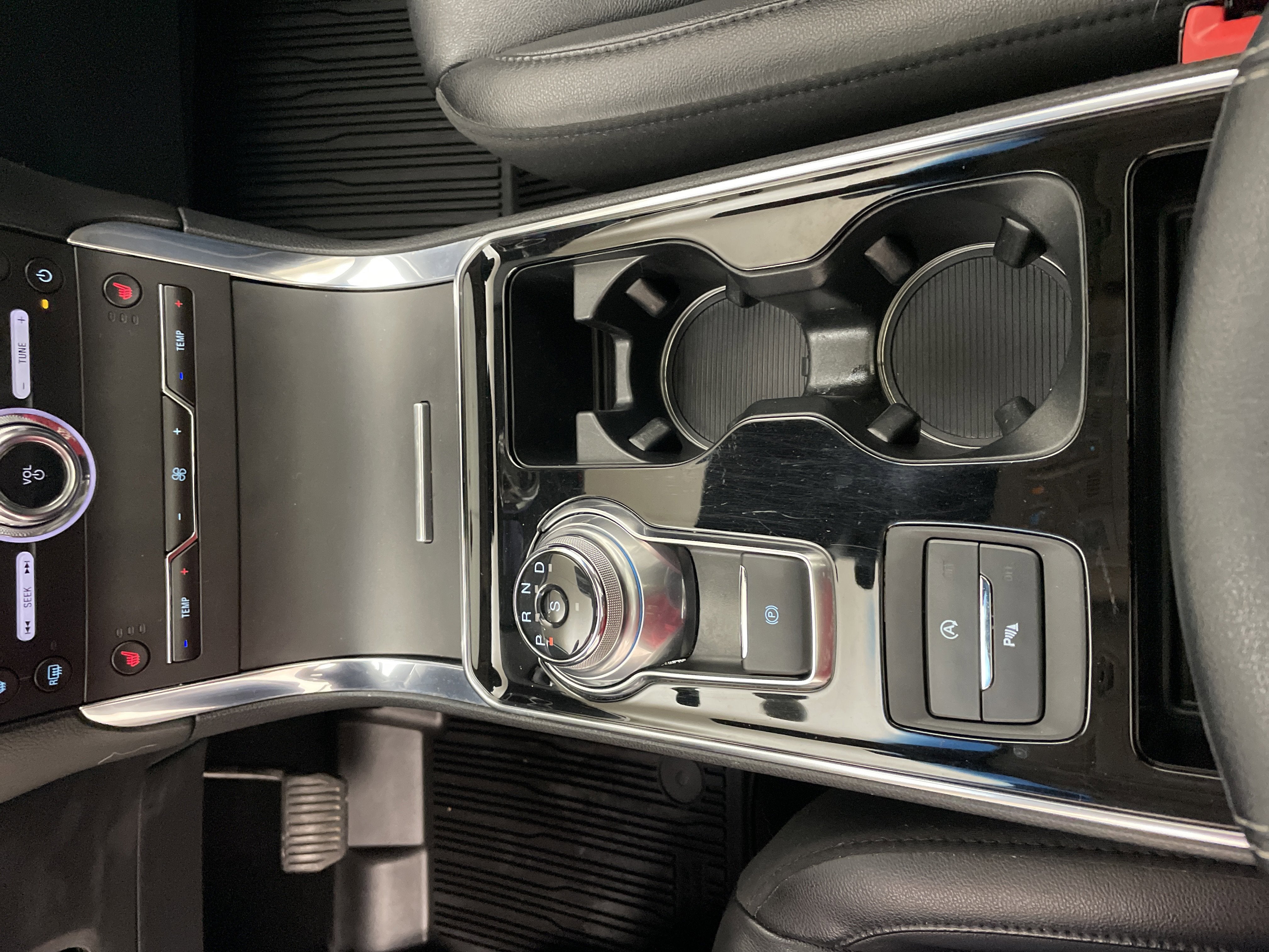 2020 Ford Edge Titanium