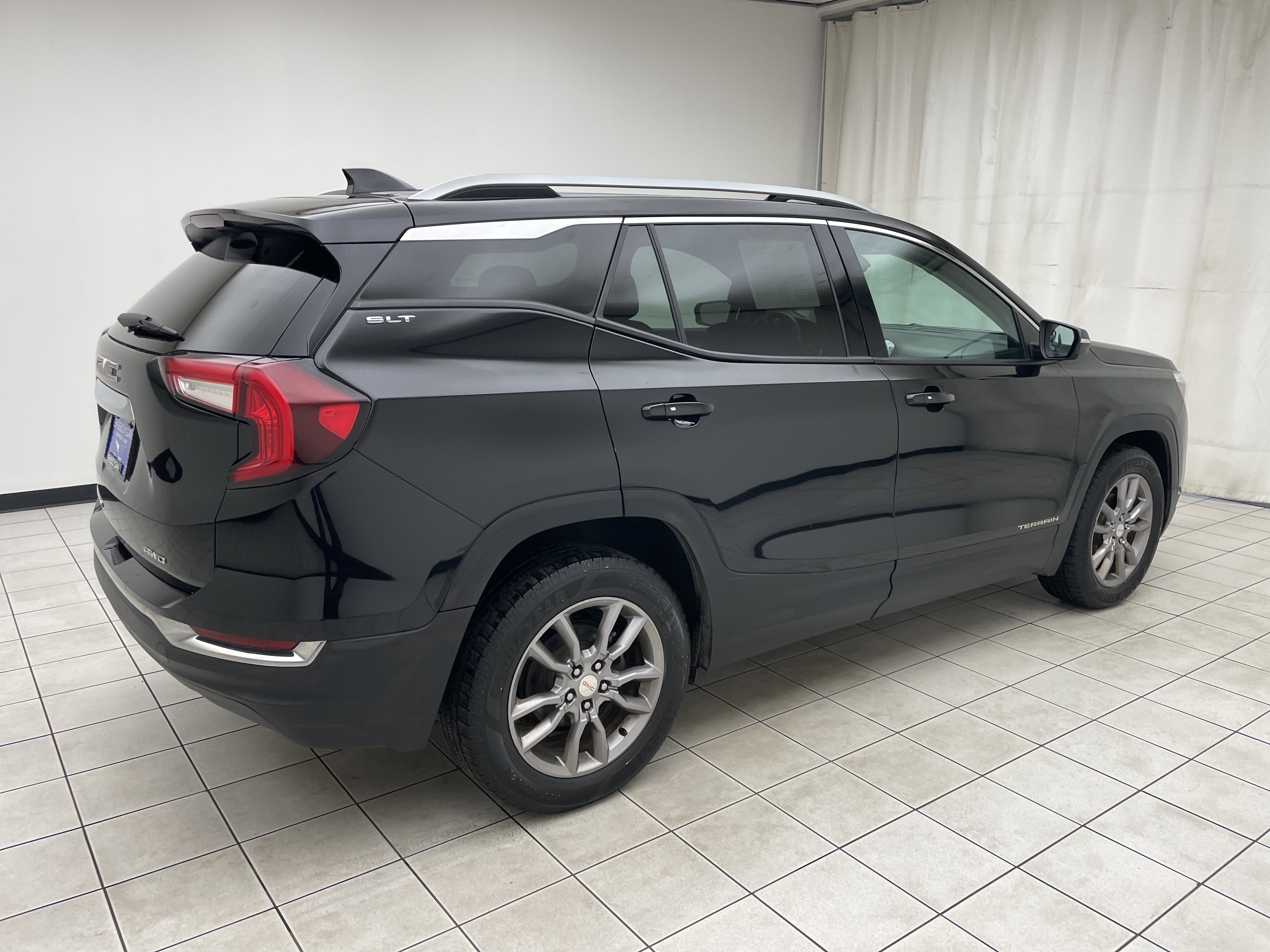2022 GMC Terrain SLT