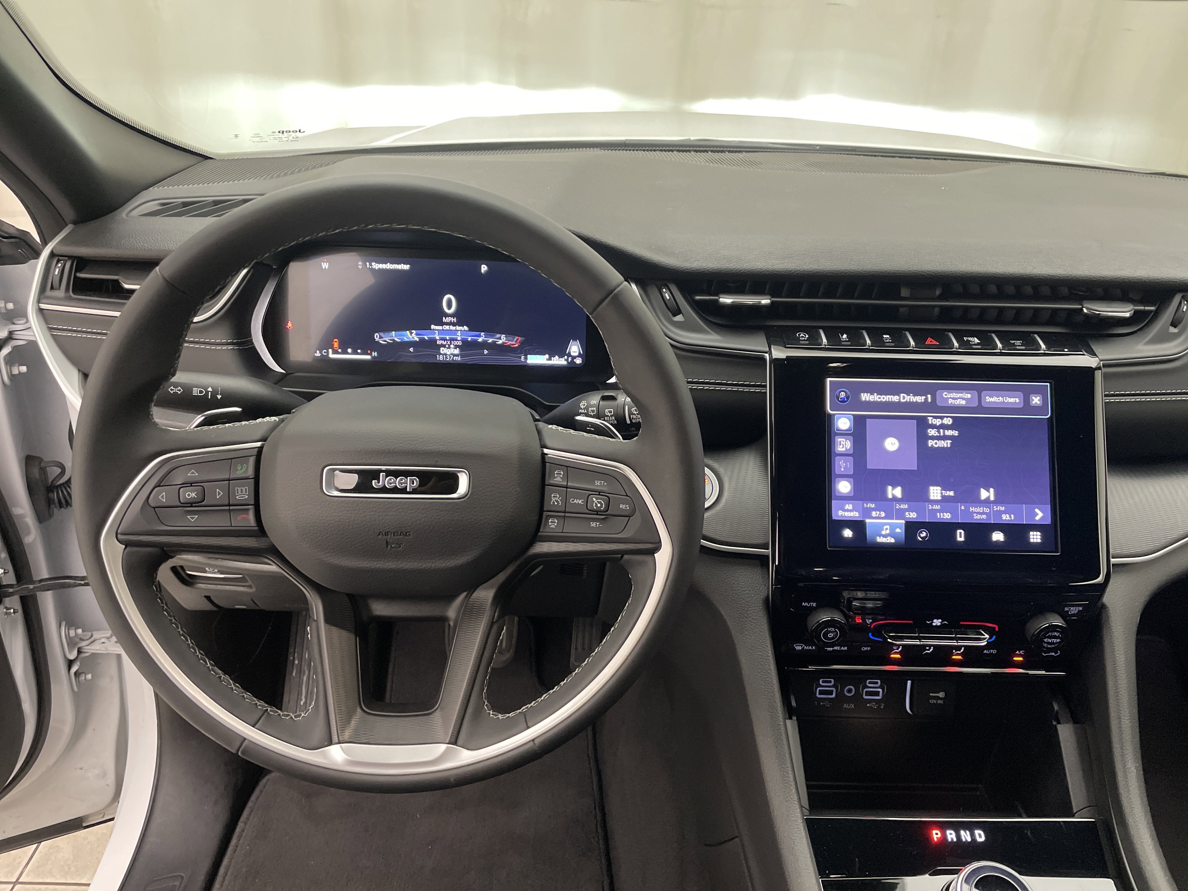 2025 Jeep Grand Cherokee L Laredo 4x4