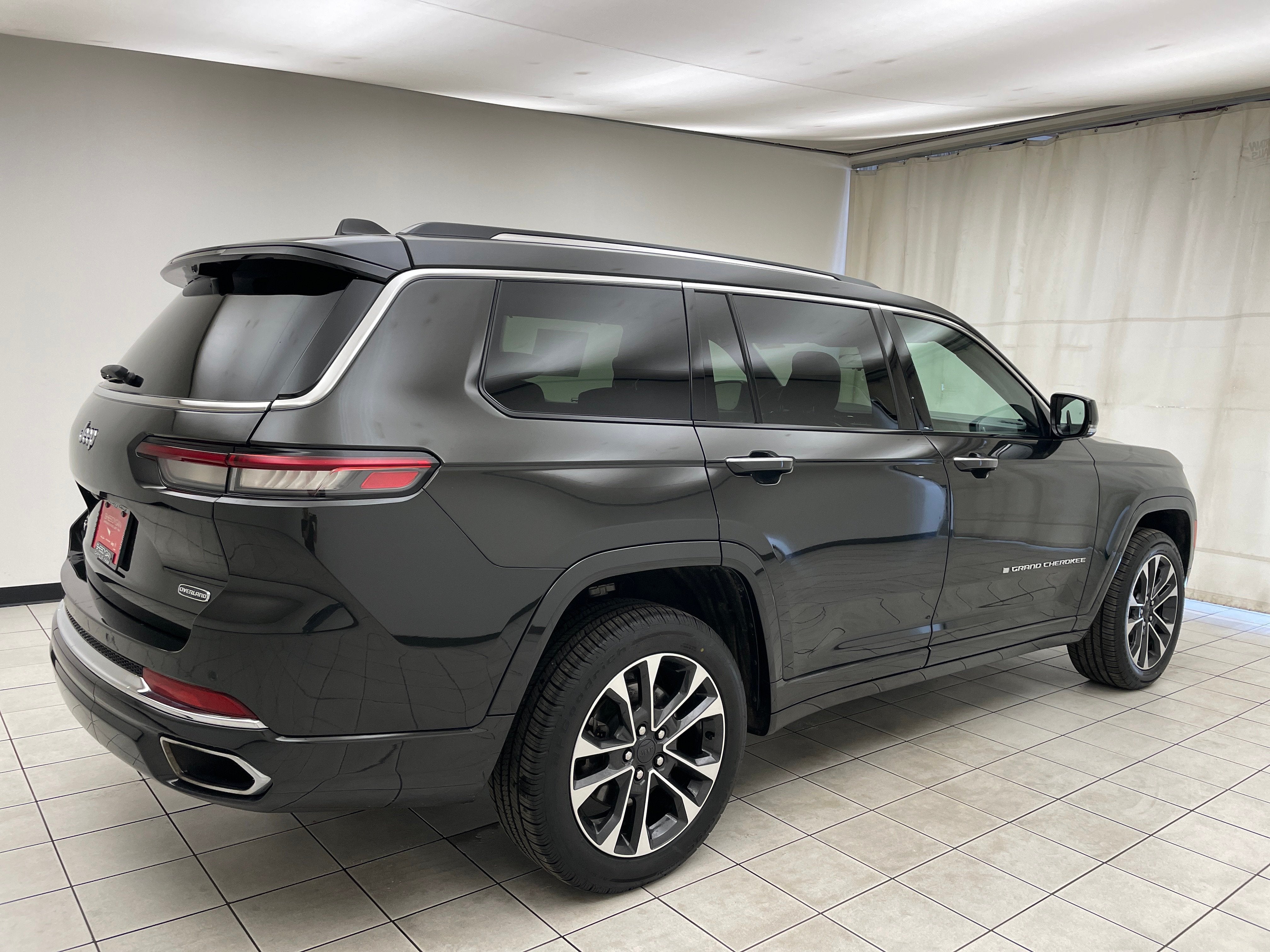 2022 Jeep Grand Cherokee L Overland 4x4