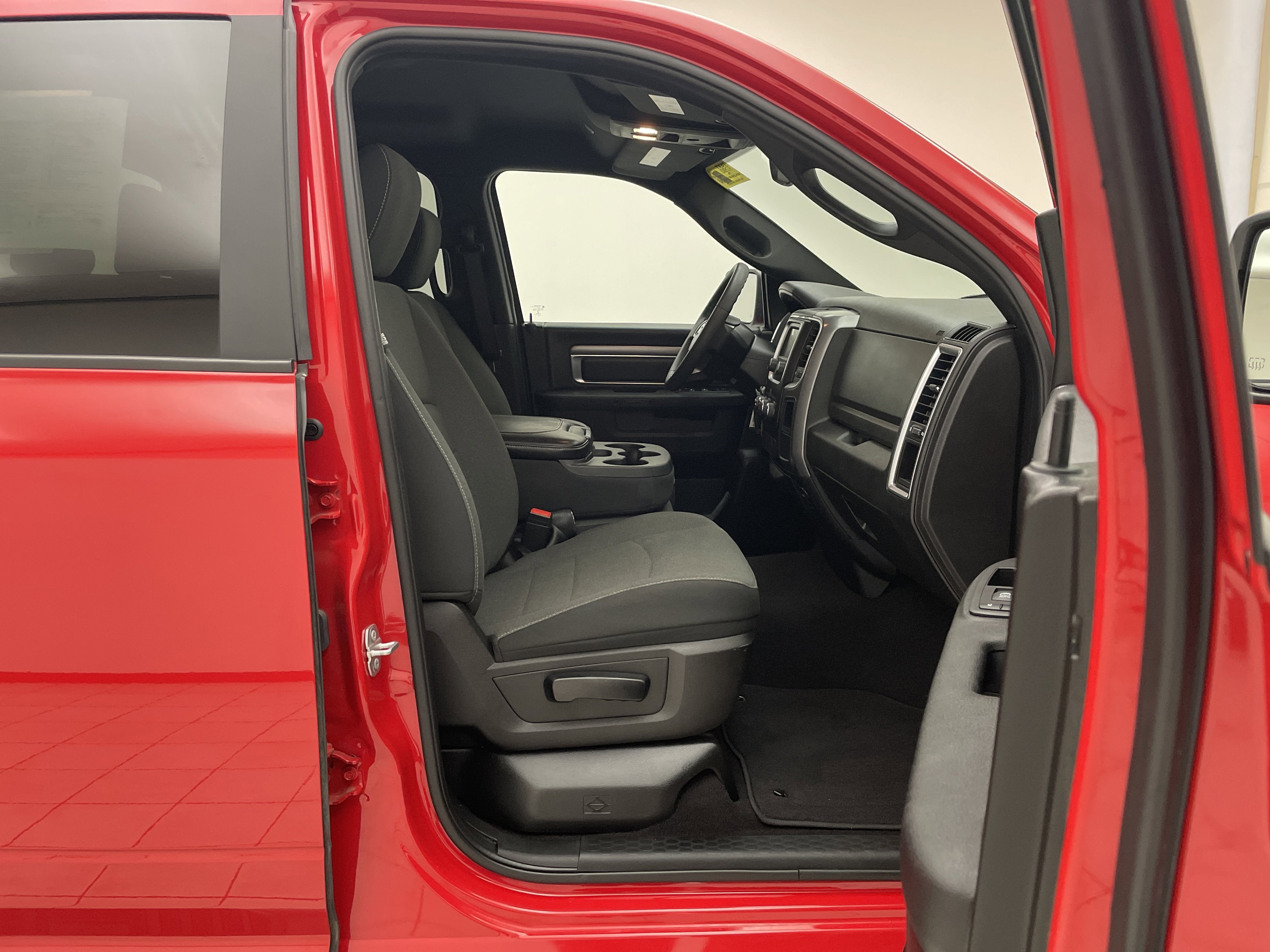 2022 RAM 1500 Classic Warlock Quad Cab 4x4 6'4' Box