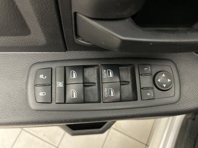 2017 RAM 1500 Express Crew Cab 4x4 5'7' Box