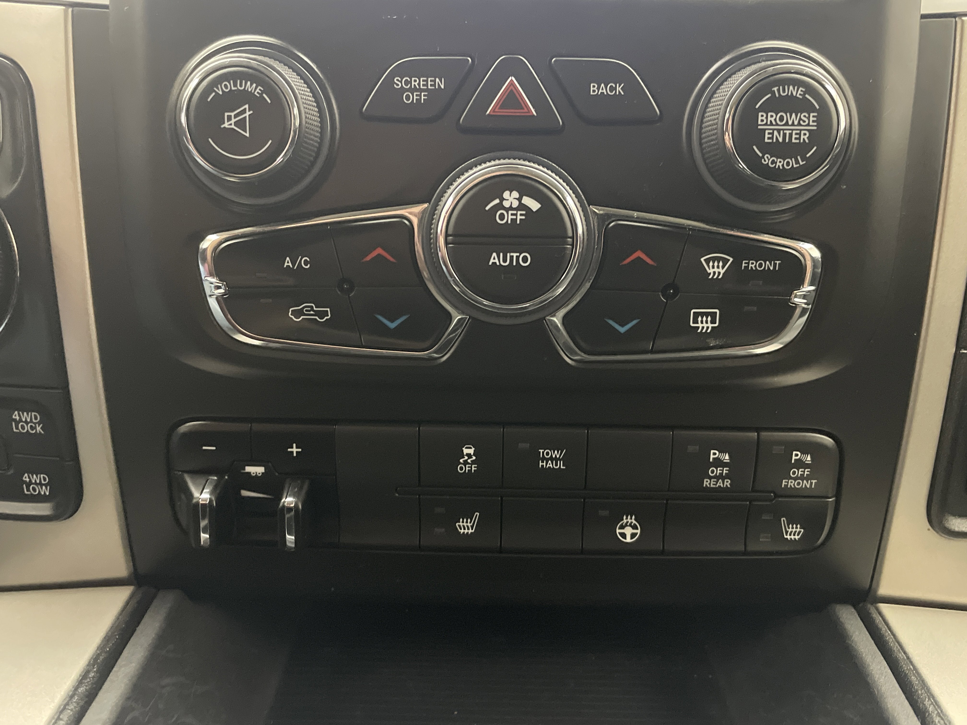 2018 RAM 1500 Big Horn Crew Cab 4x4 5'7' Box