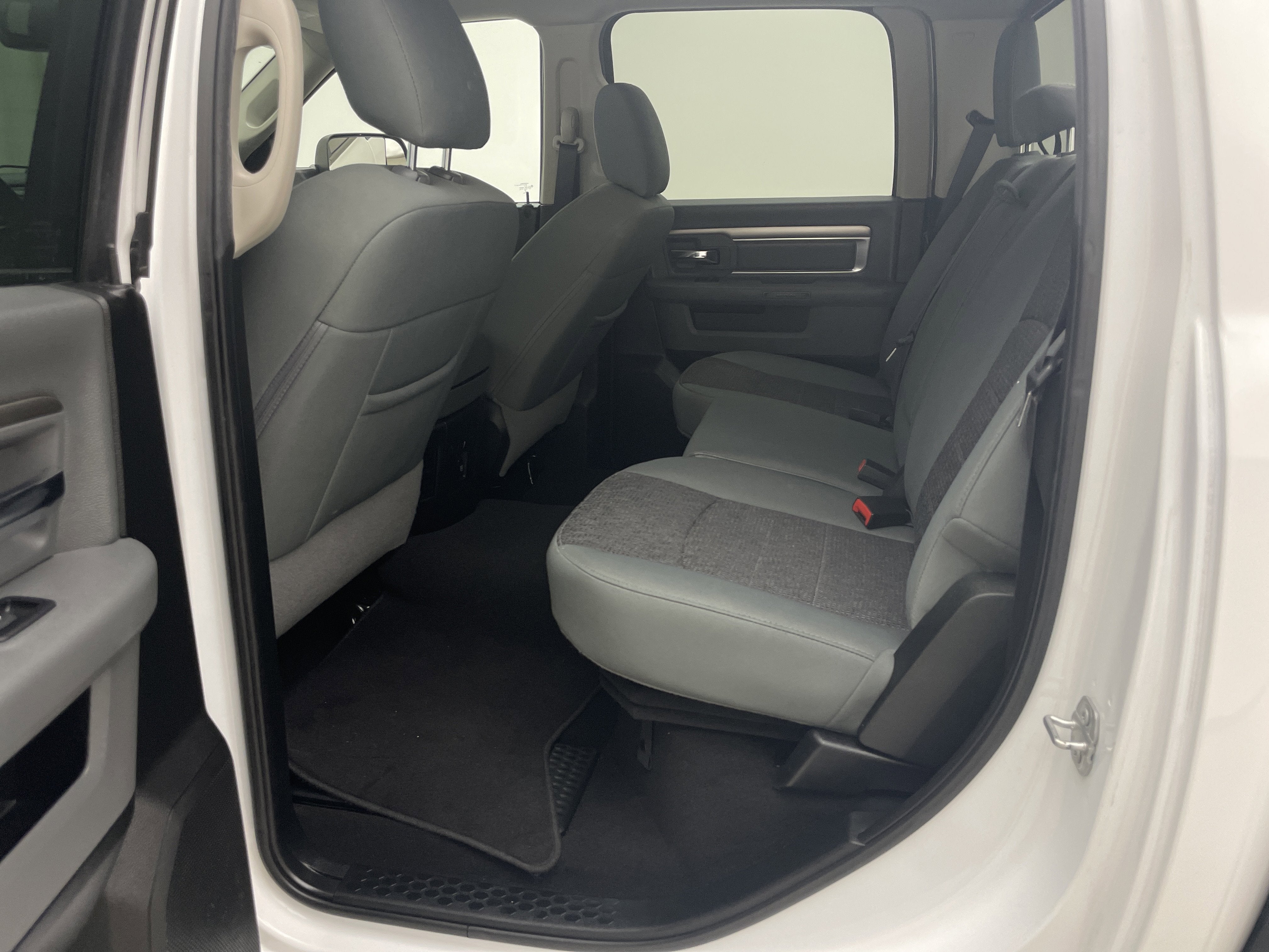 2018 RAM 1500 Big Horn Crew Cab 4x4 5'7' Box