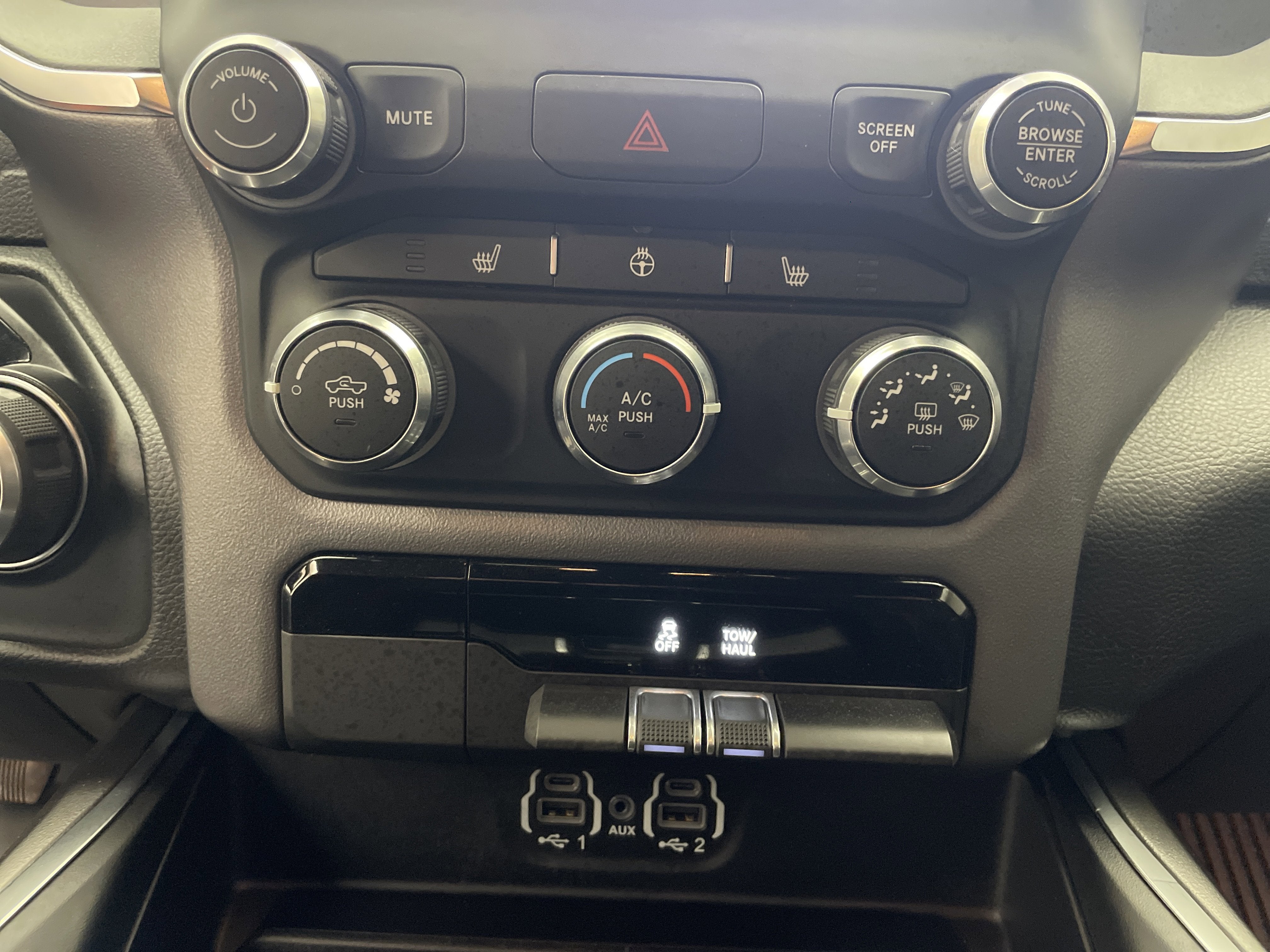 2024 RAM 1500 Big Horn Crew Cab 4x4 5'7' Box