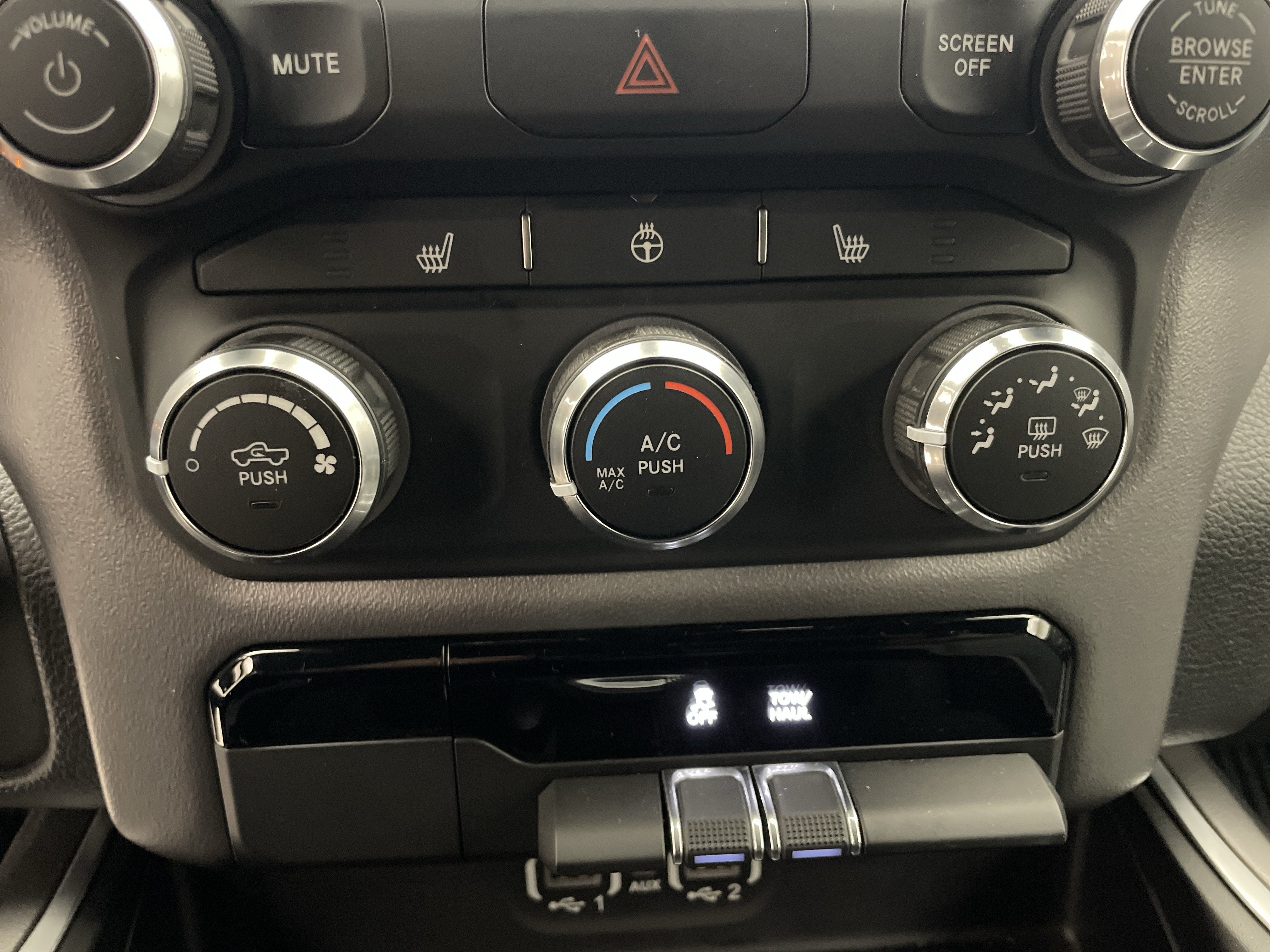 2023 RAM 1500 Big Horn Crew Cab 4x4 5'7' Box