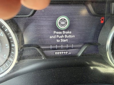 2019 RAM 1500 Laramie Crew Cab 4x4 5'7' Box