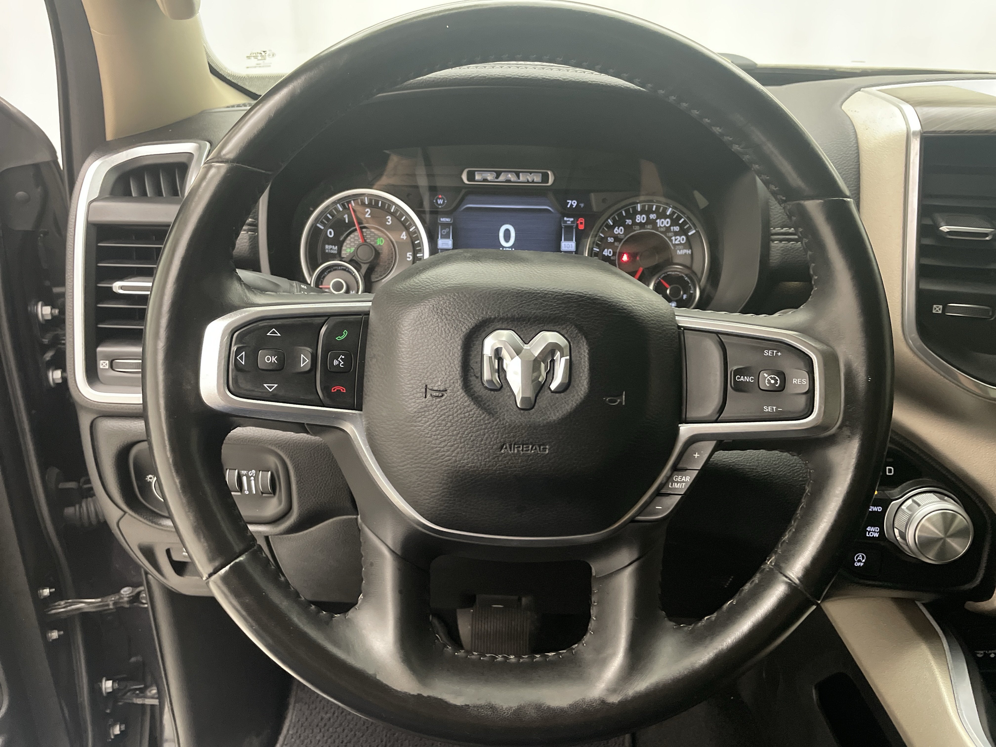 2019 RAM 1500 Laramie Crew Cab 4x4 5'7' Box