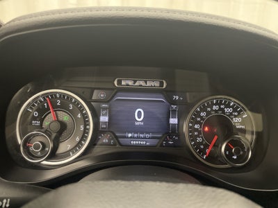 2019 RAM 1500 Laramie Crew Cab 4x4 5'7' Box