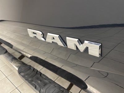 2019 RAM 1500 Laramie Crew Cab 4x4 5'7' Box