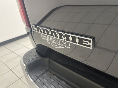 2019 RAM 1500 Laramie Crew Cab 4x4 5'7' Box