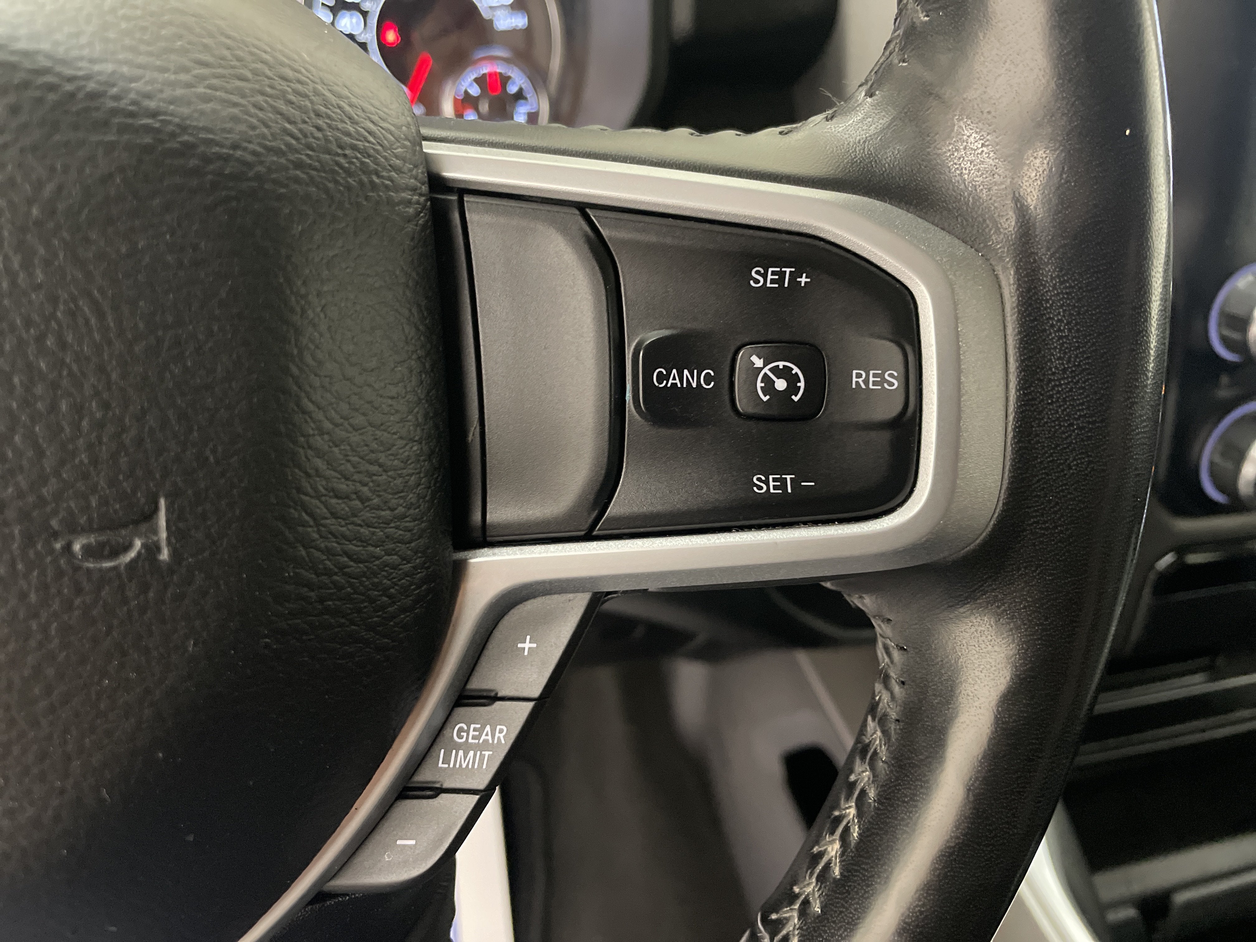 2020 RAM 1500 Big Horn Quad Cab 4x4 6'4' Box