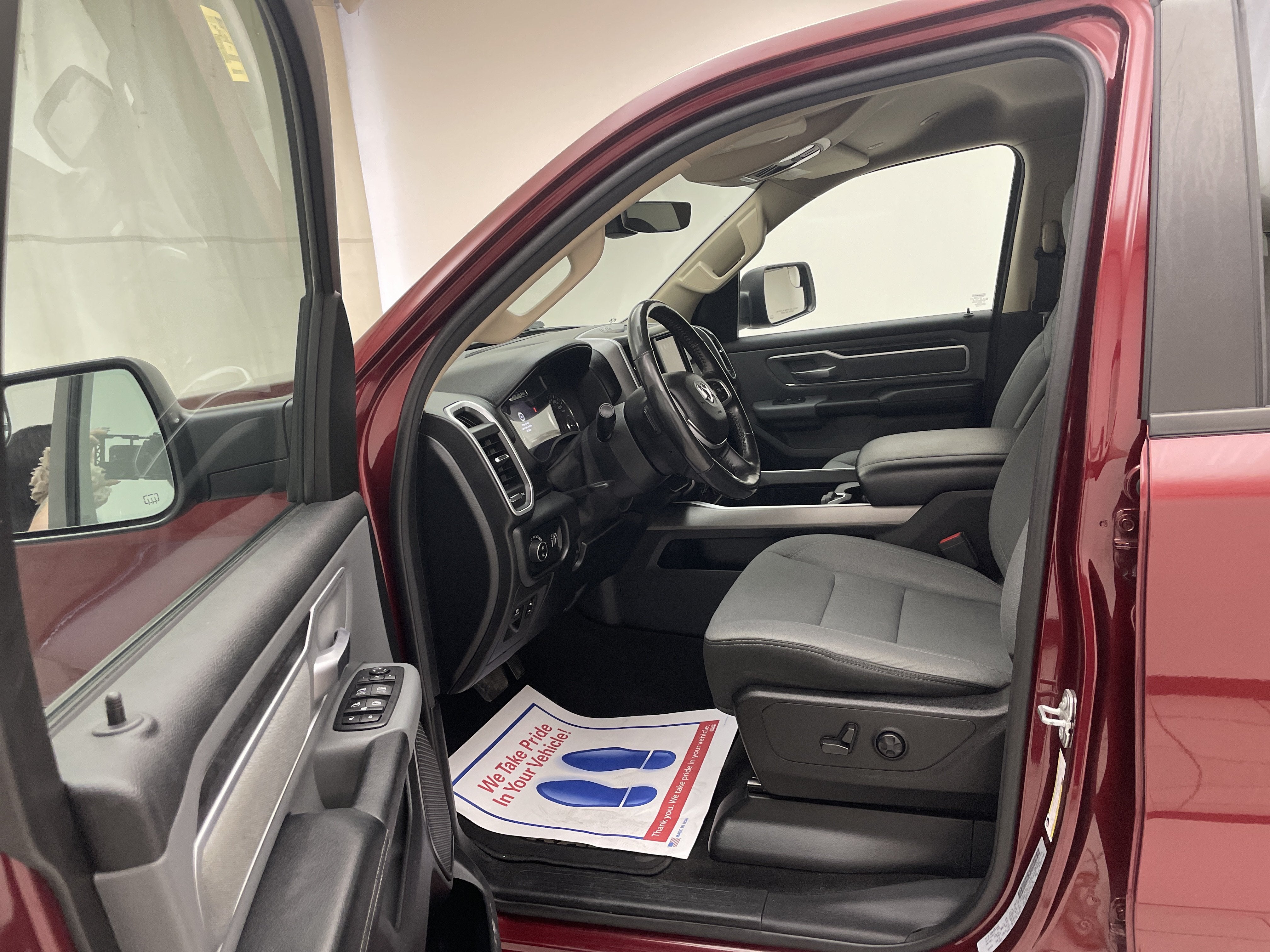 2020 RAM 1500 Big Horn Quad Cab 4x4 6'4' Box