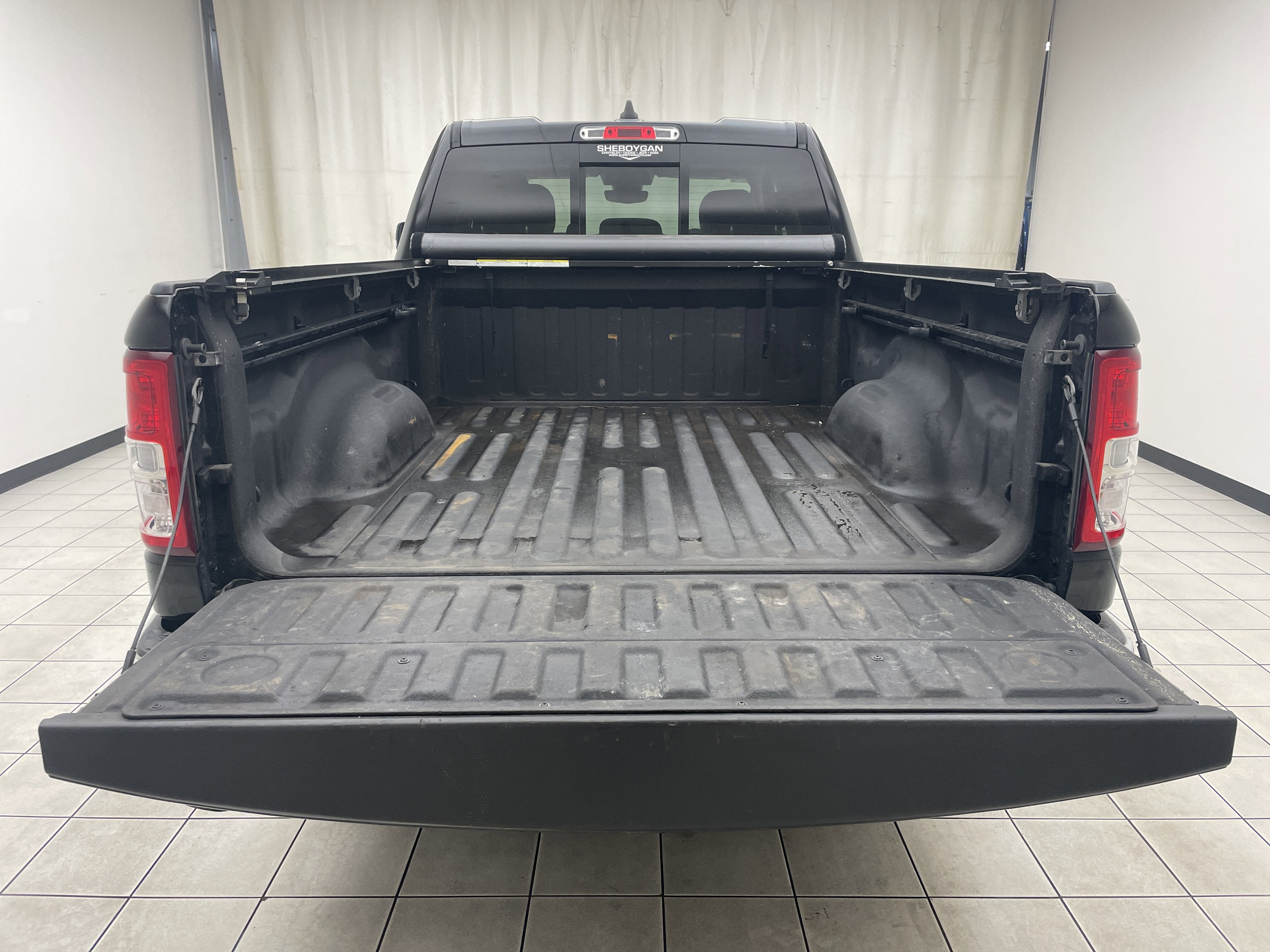 2020 RAM 1500 Big Horn Quad Cab 4x4 6'4' Box