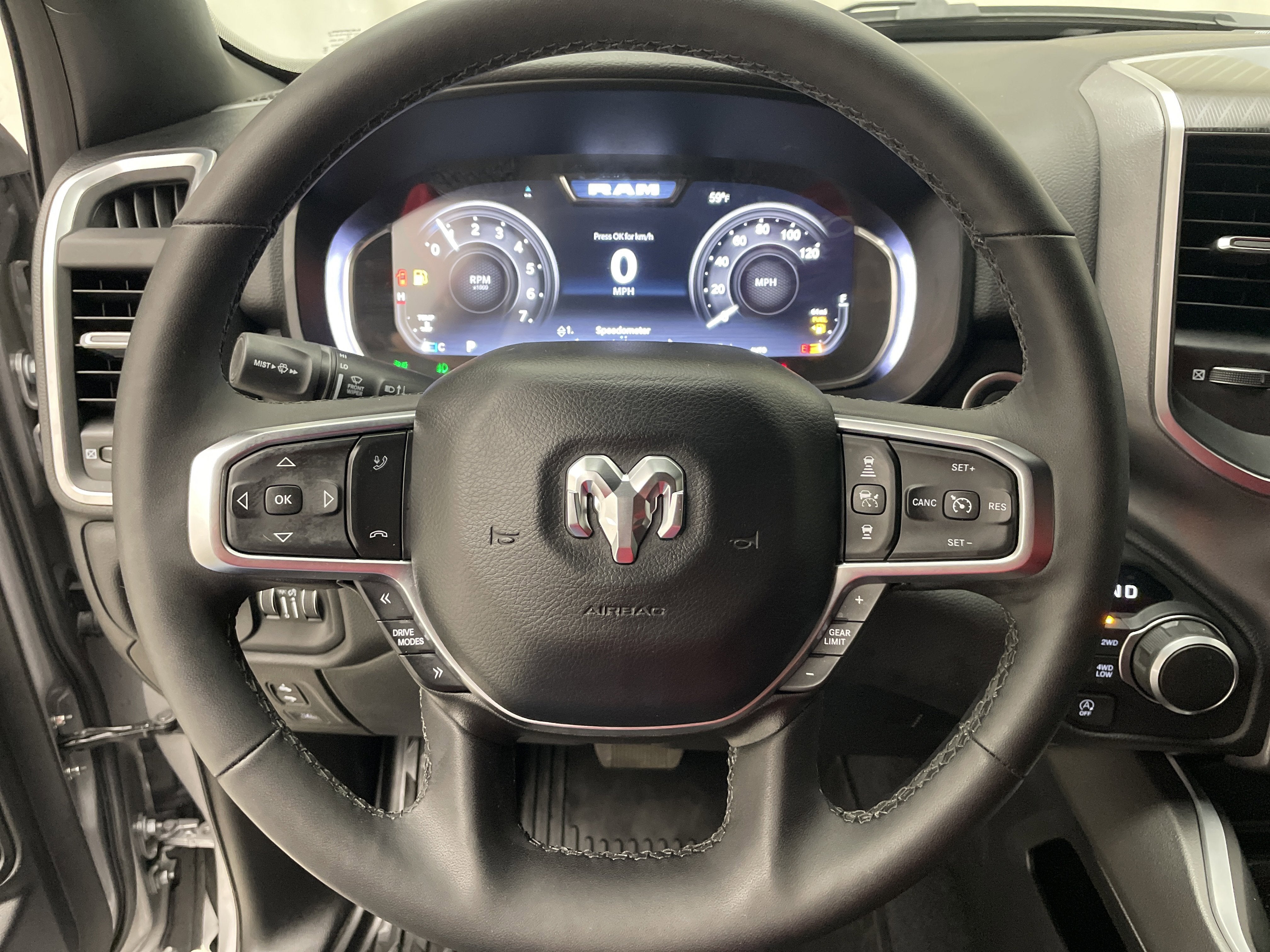 2025 RAM 1500 Big Horn Crew Cab 4x4 5'7' Box