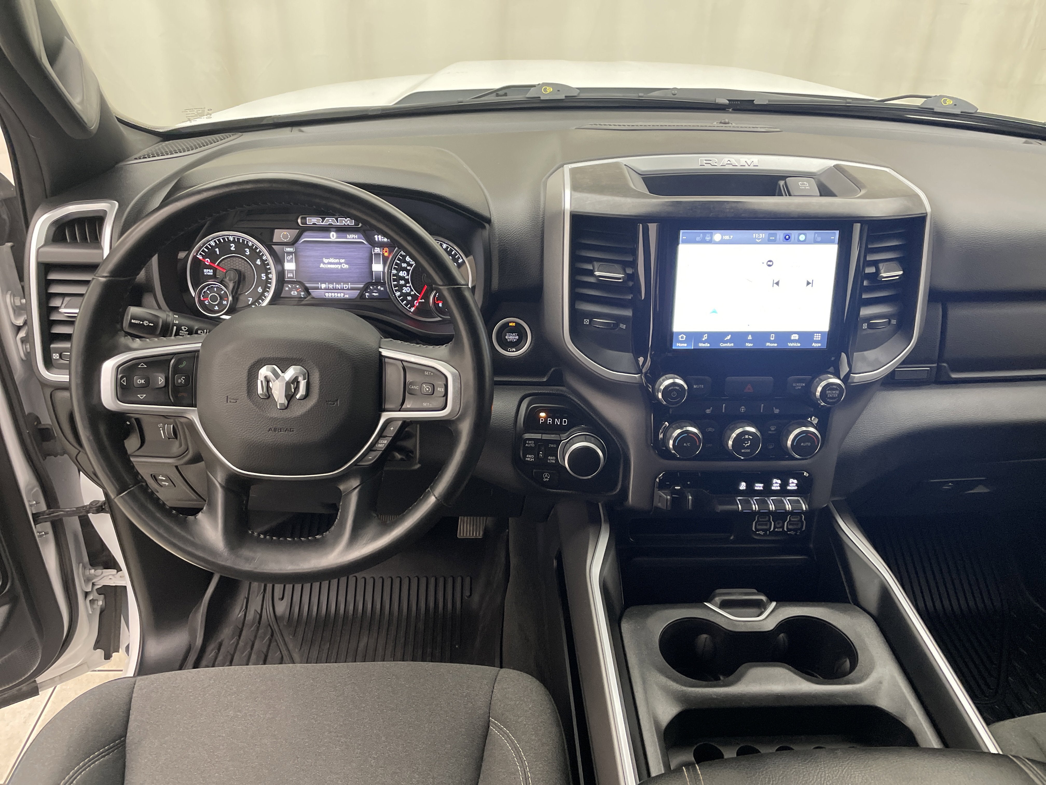 2022 RAM 1500 Big Horn Crew Cab 4x4 5'7' Box