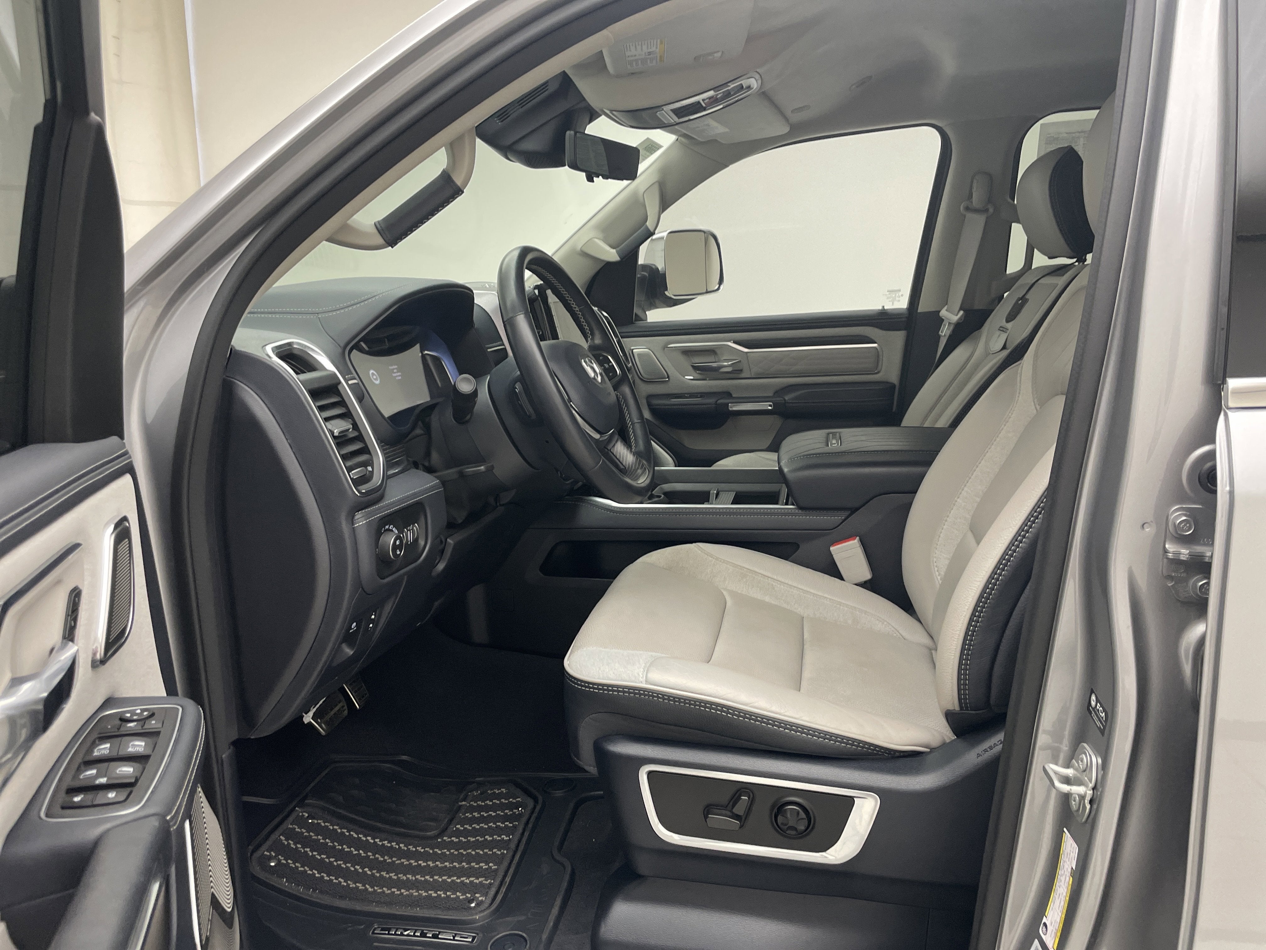 2024 RAM 1500 Limited Crew Cab 4x4 5'7' Box