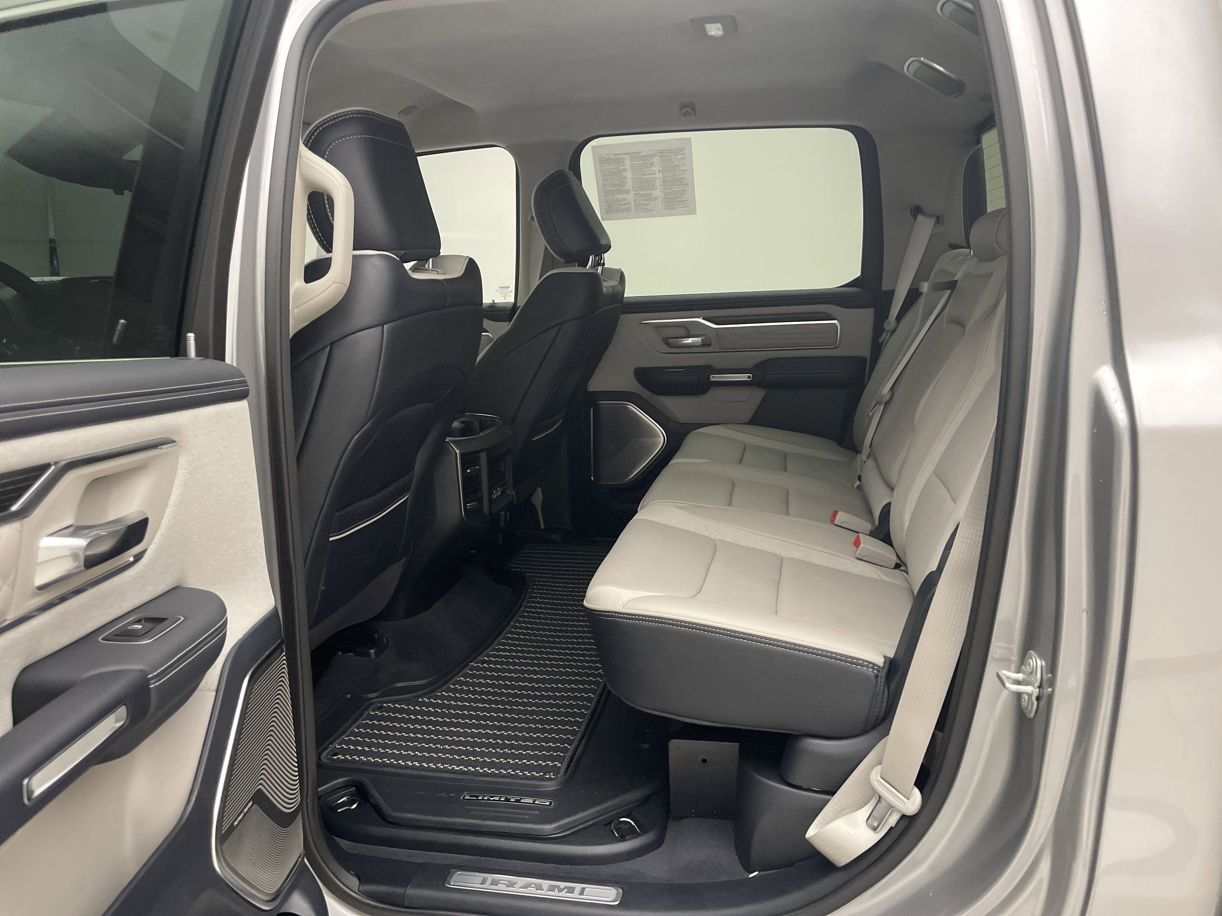 2024 RAM 1500 Limited Crew Cab 4x4 5'7' Box