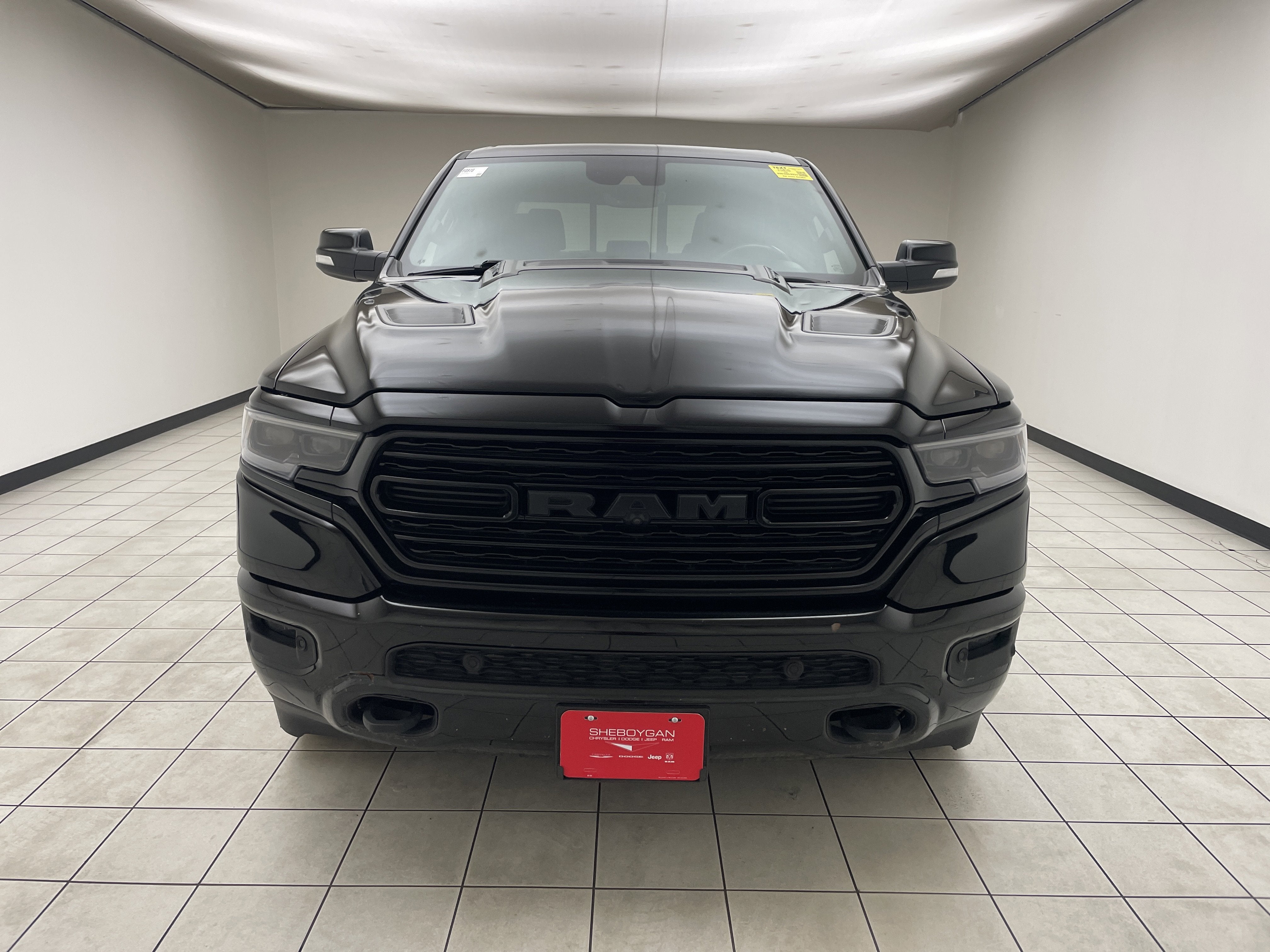 2020 RAM 1500 Limited Crew Cab 4x4 5'7' Box