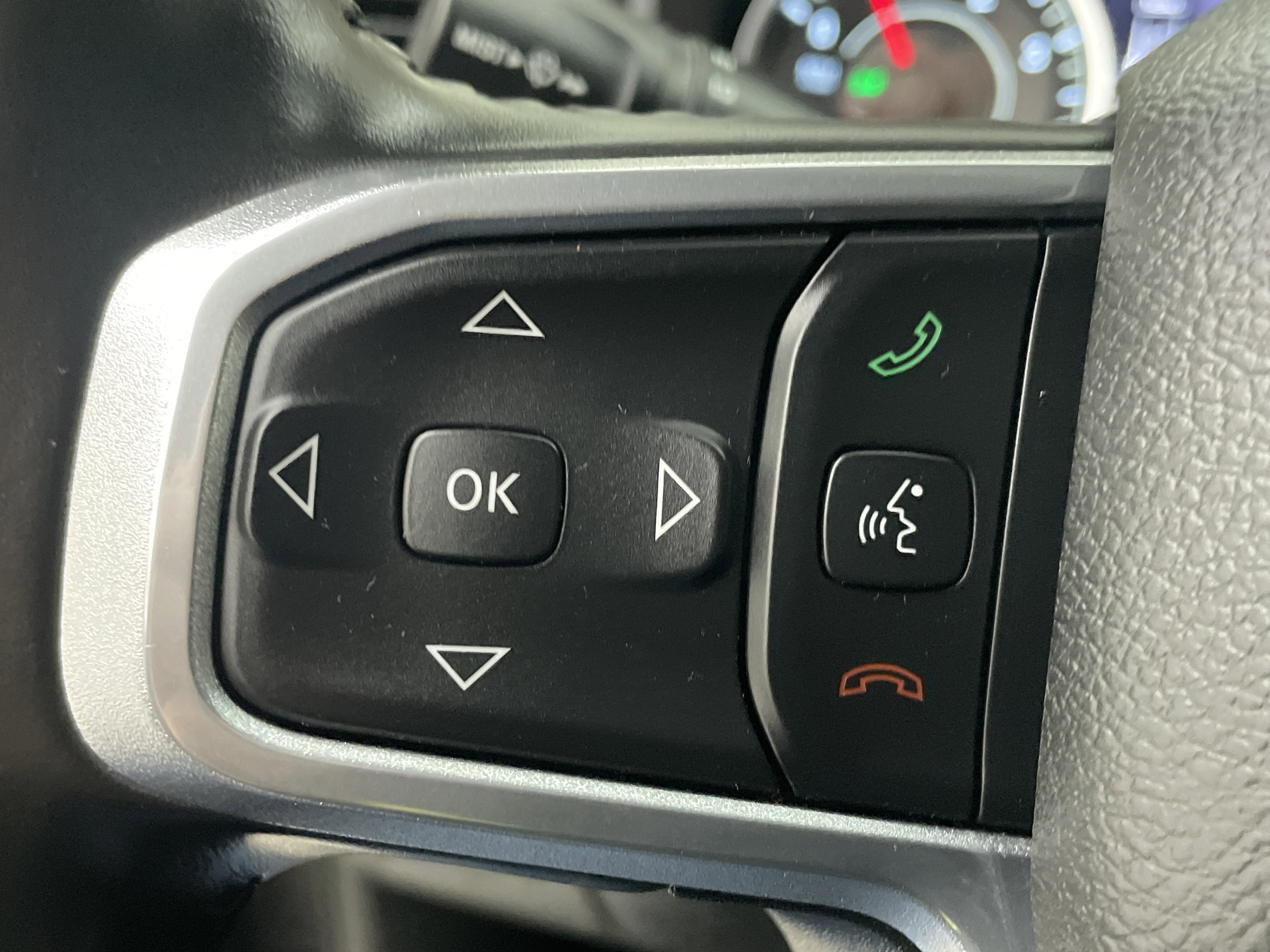 2022 RAM 1500 Laramie Crew Cab 4x4 5'7' Box