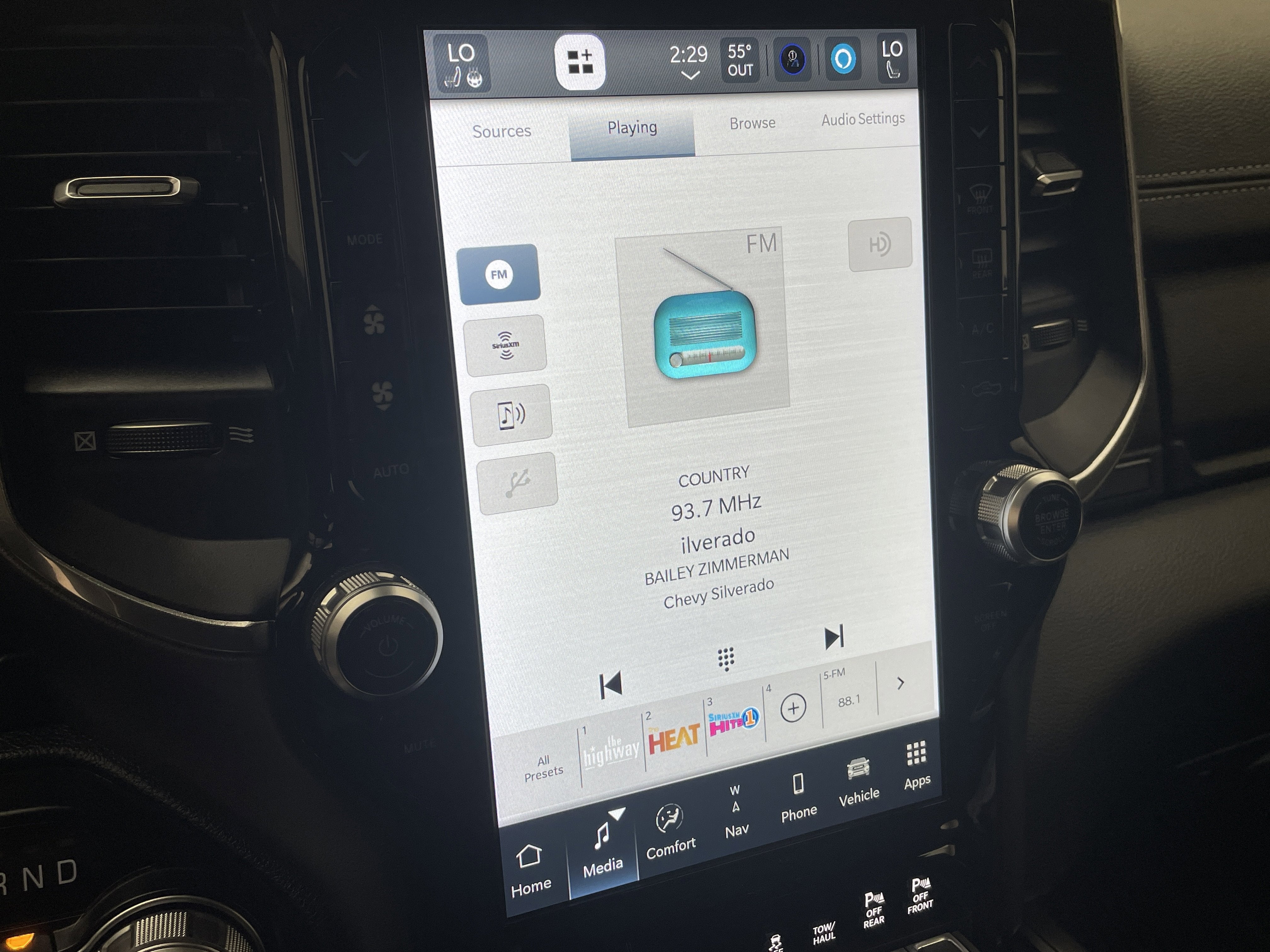 2022 RAM 1500 Laramie Crew Cab 4x4 5'7' Box