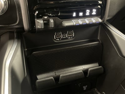 2022 RAM 1500 Laramie Crew Cab 4x4 5'7' Box