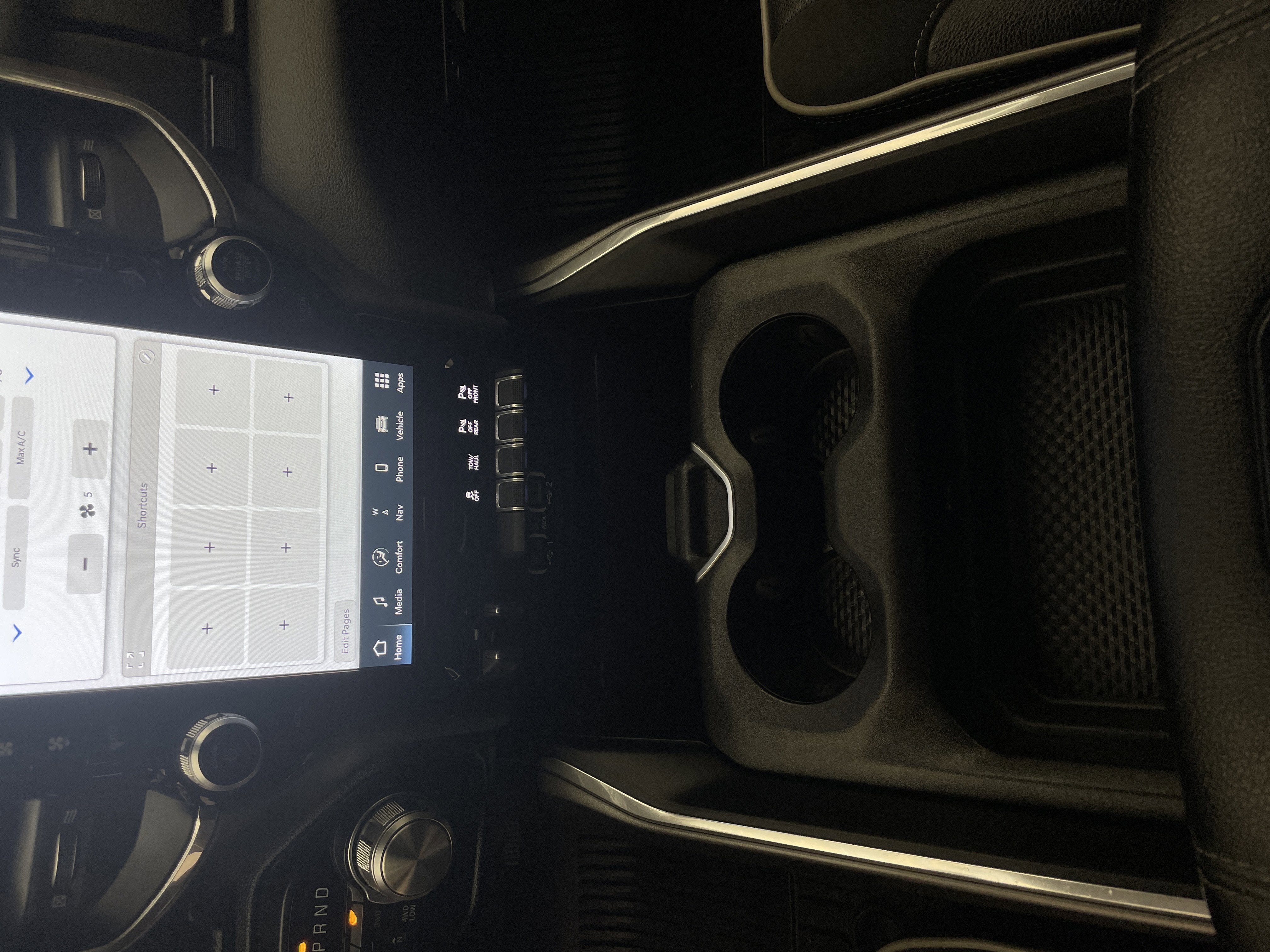 2022 RAM 1500 Laramie Crew Cab 4x4 5'7' Box