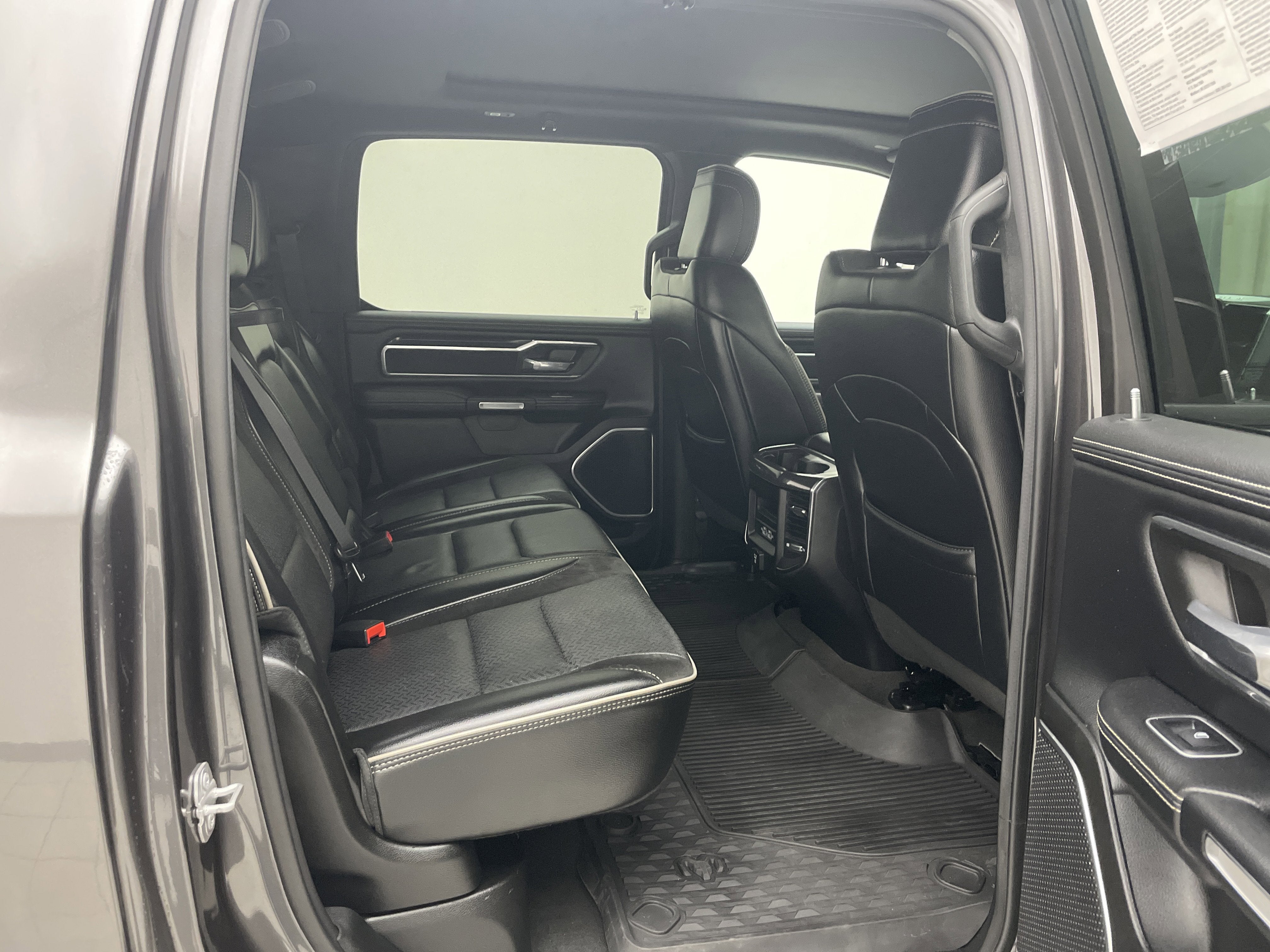 2022 RAM 1500 Laramie Crew Cab 4x4 5'7' Box