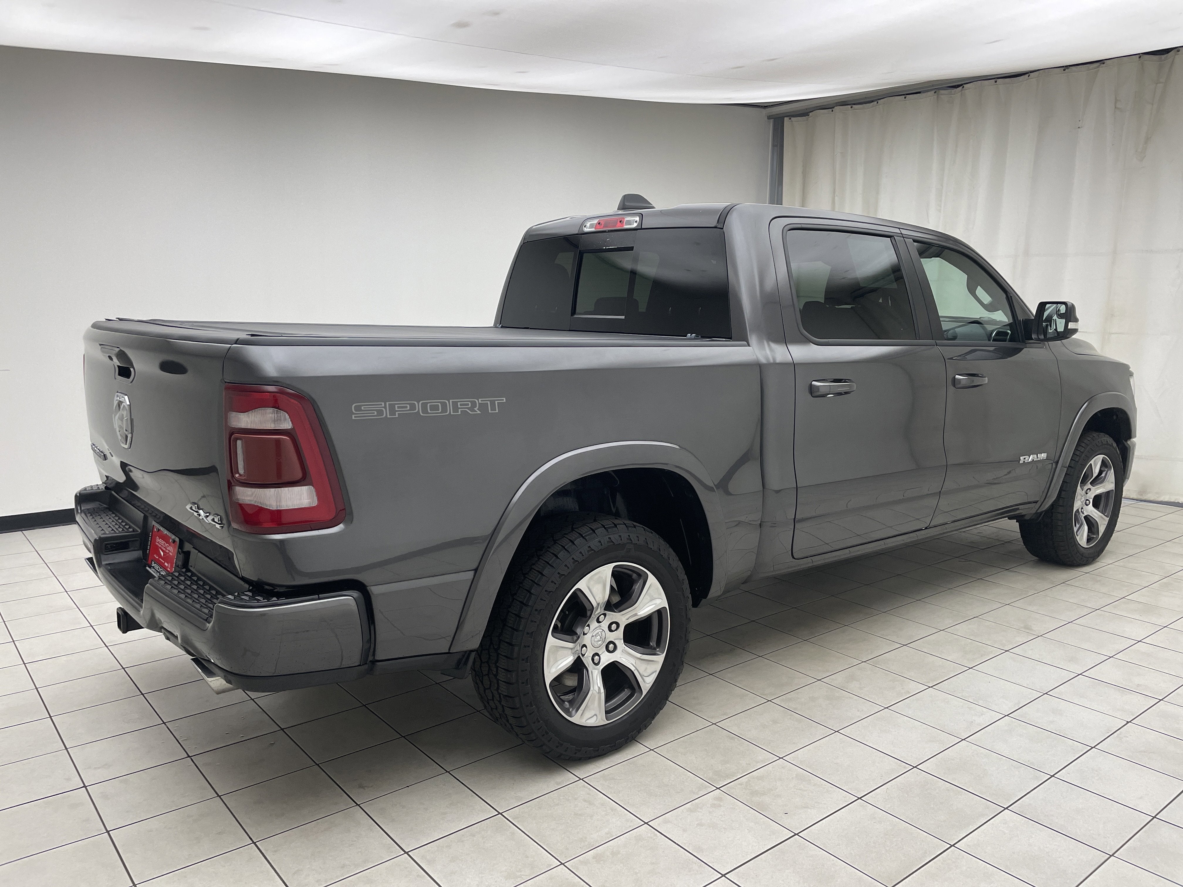 2022 RAM 1500 Laramie Crew Cab 4x4 5'7' Box