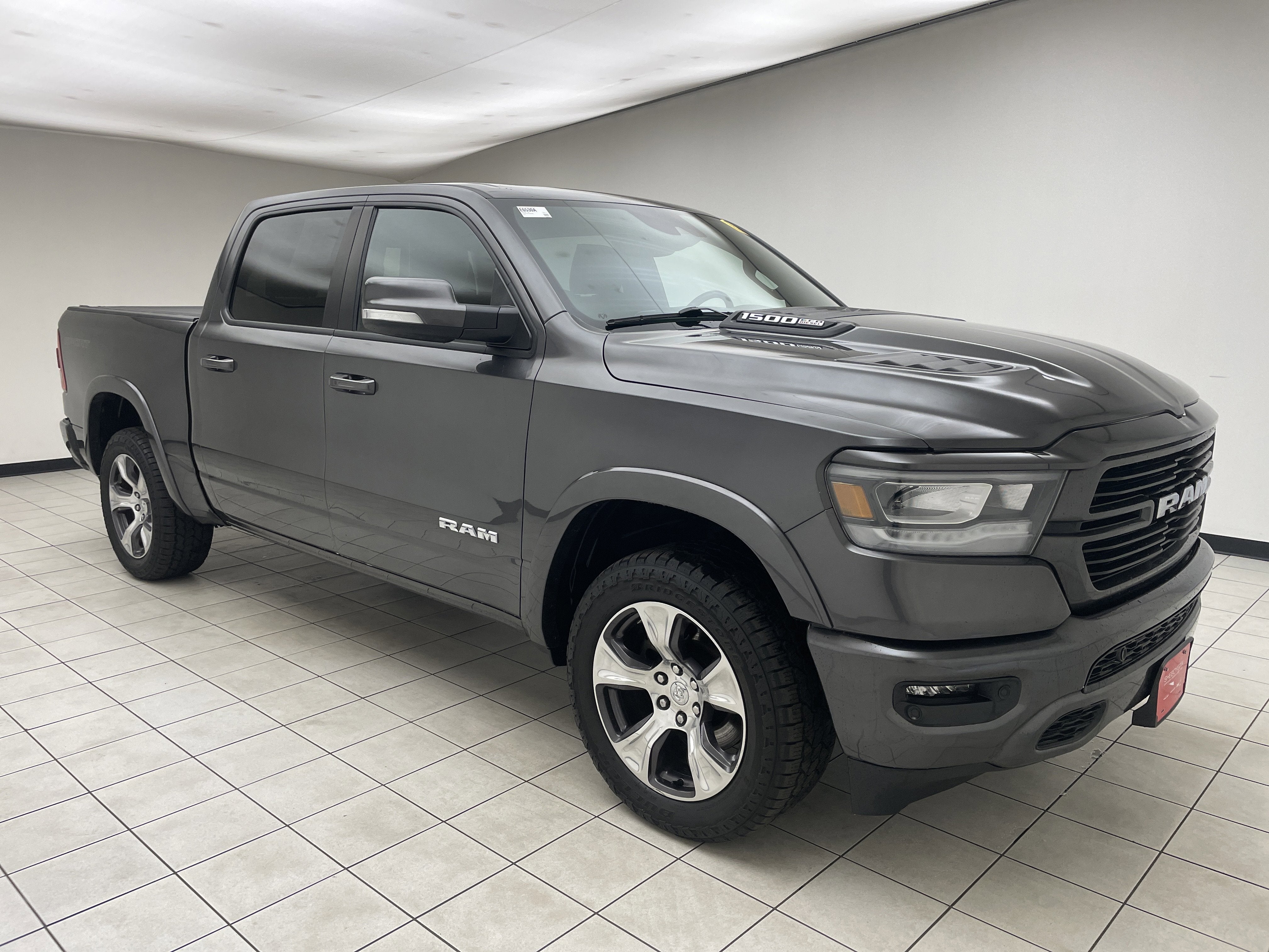 2022 RAM 1500 Laramie Crew Cab 4x4 5'7' Box